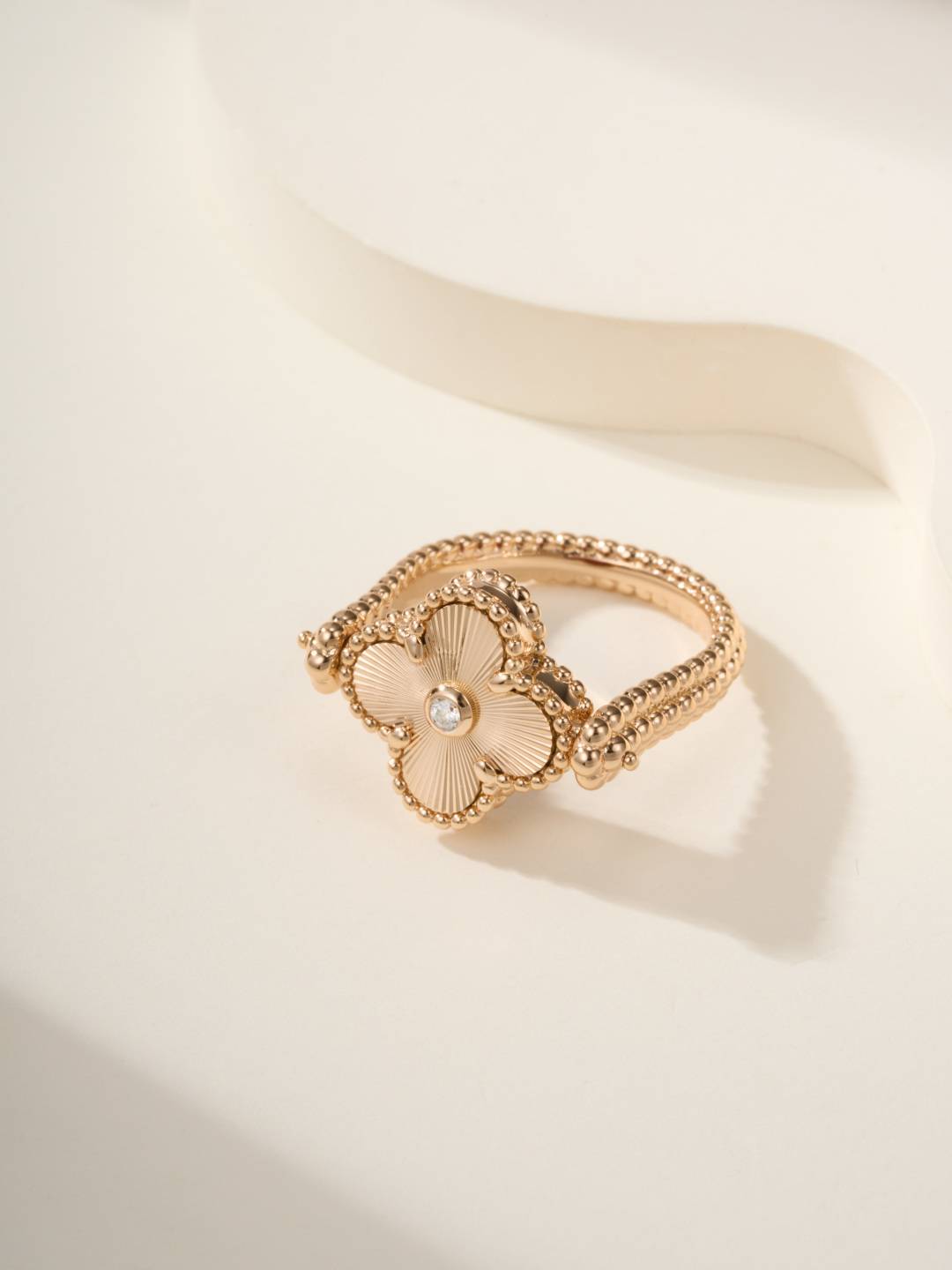 Van Cleef Arpels ヴァン クリーフアーペル レディース リング 四つ葉モチーフ ブランドジュエリー プチジュエリー ゴールド - 画像 6