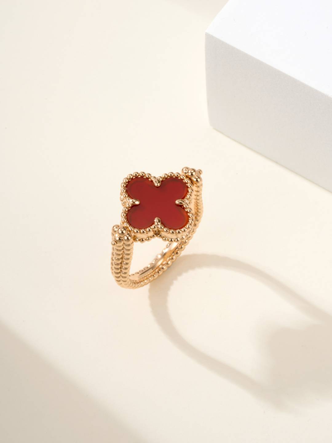 Van Cleef Arpels ヴァン クリーフアーペル レディース リング 四つ葉モチーフ ブランドジュエリー プチジュエリー ゴールド - 画像 8