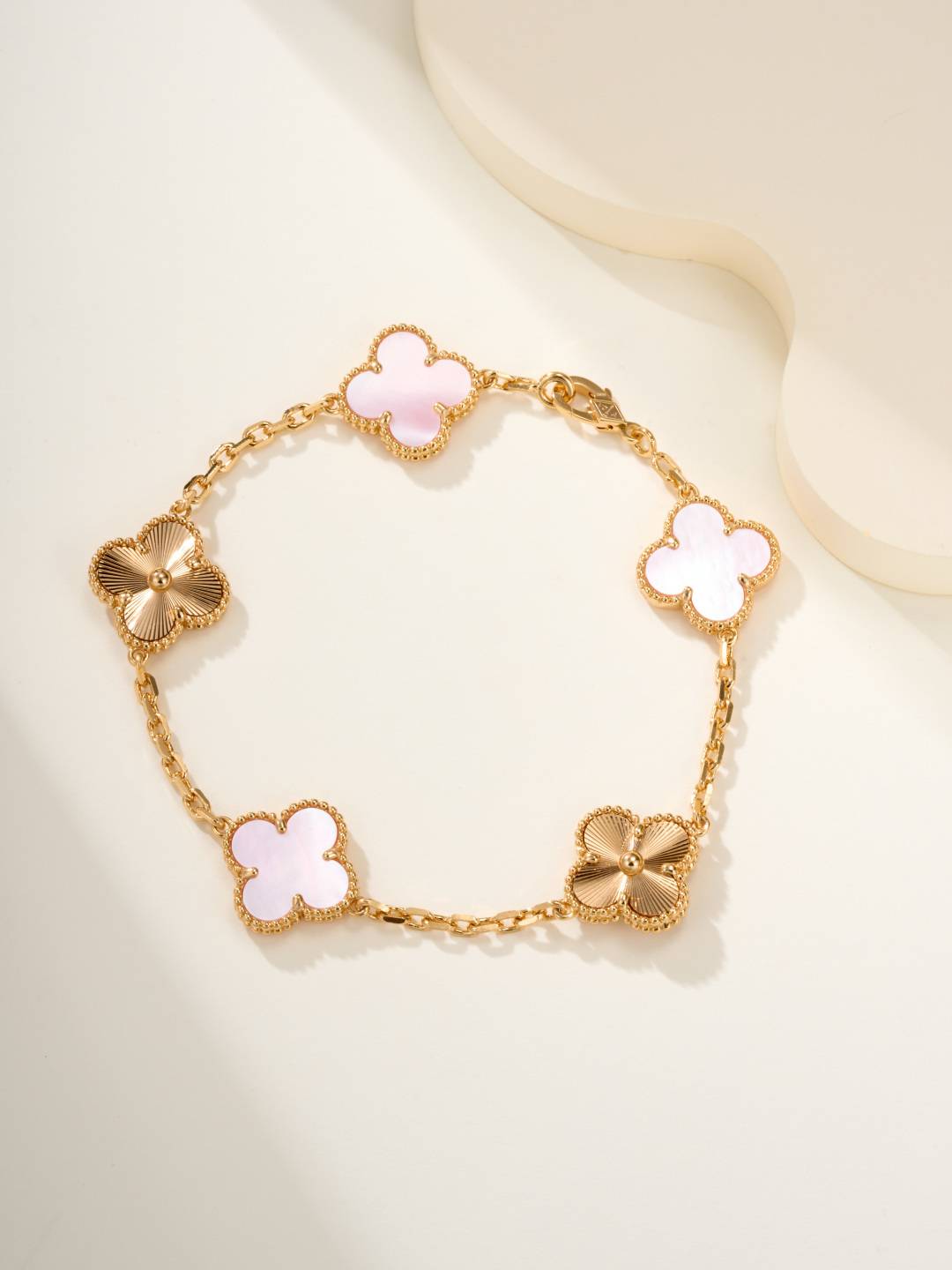 Van Cleef Arpels ヴァン クリーフアーペル レディース ブレスレット フリヴォル 四つ葉モチーフ ブランドジュエリー ゴールド
