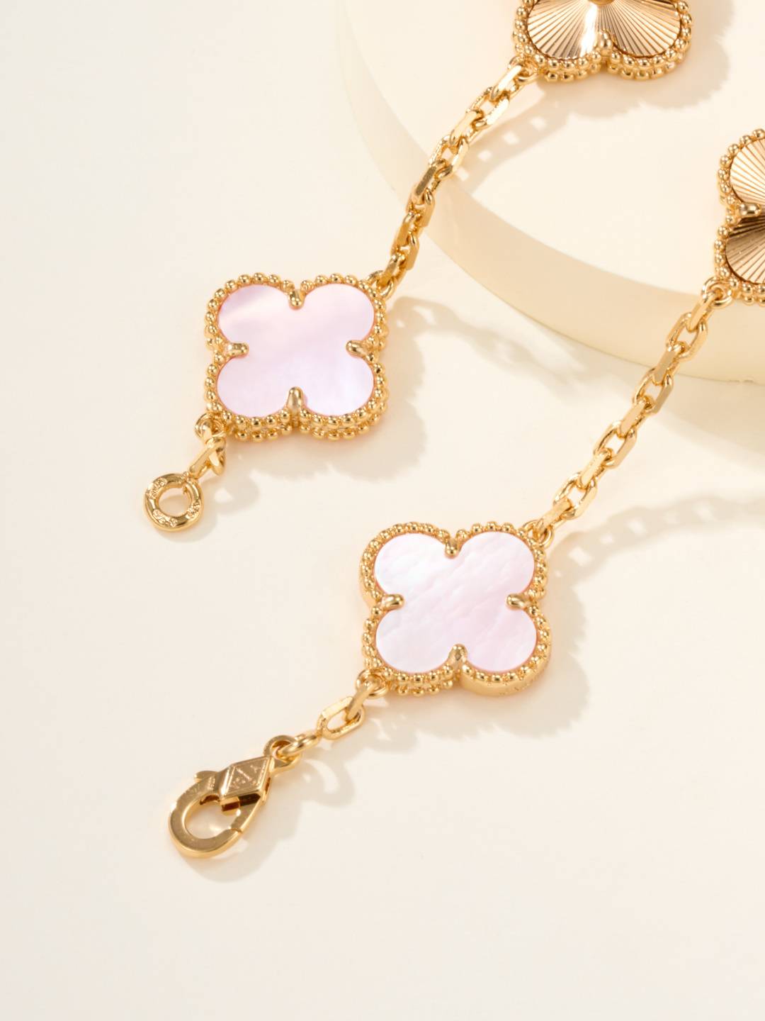 Van Cleef Arpels ヴァン クリーフアーペル レディース ブレスレット フリヴォル 四つ葉モチーフ ブランドジュエリー ゴールド - 画像 3