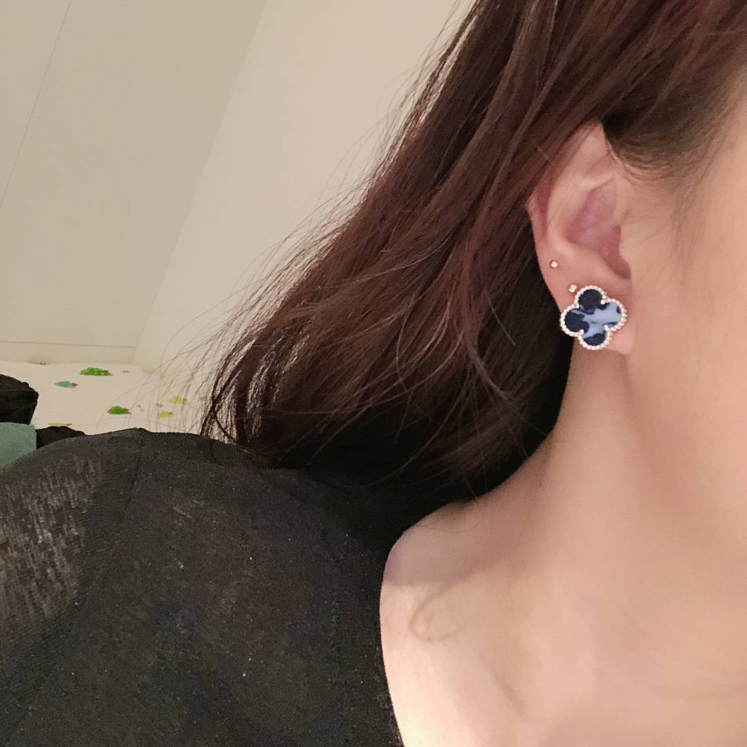 Van Cleef Arpels ヴァン クリーフアーペル レディース ピアス ブランドピアス モチーフピアス 上品なアクセサリー シルバー - 画像 4