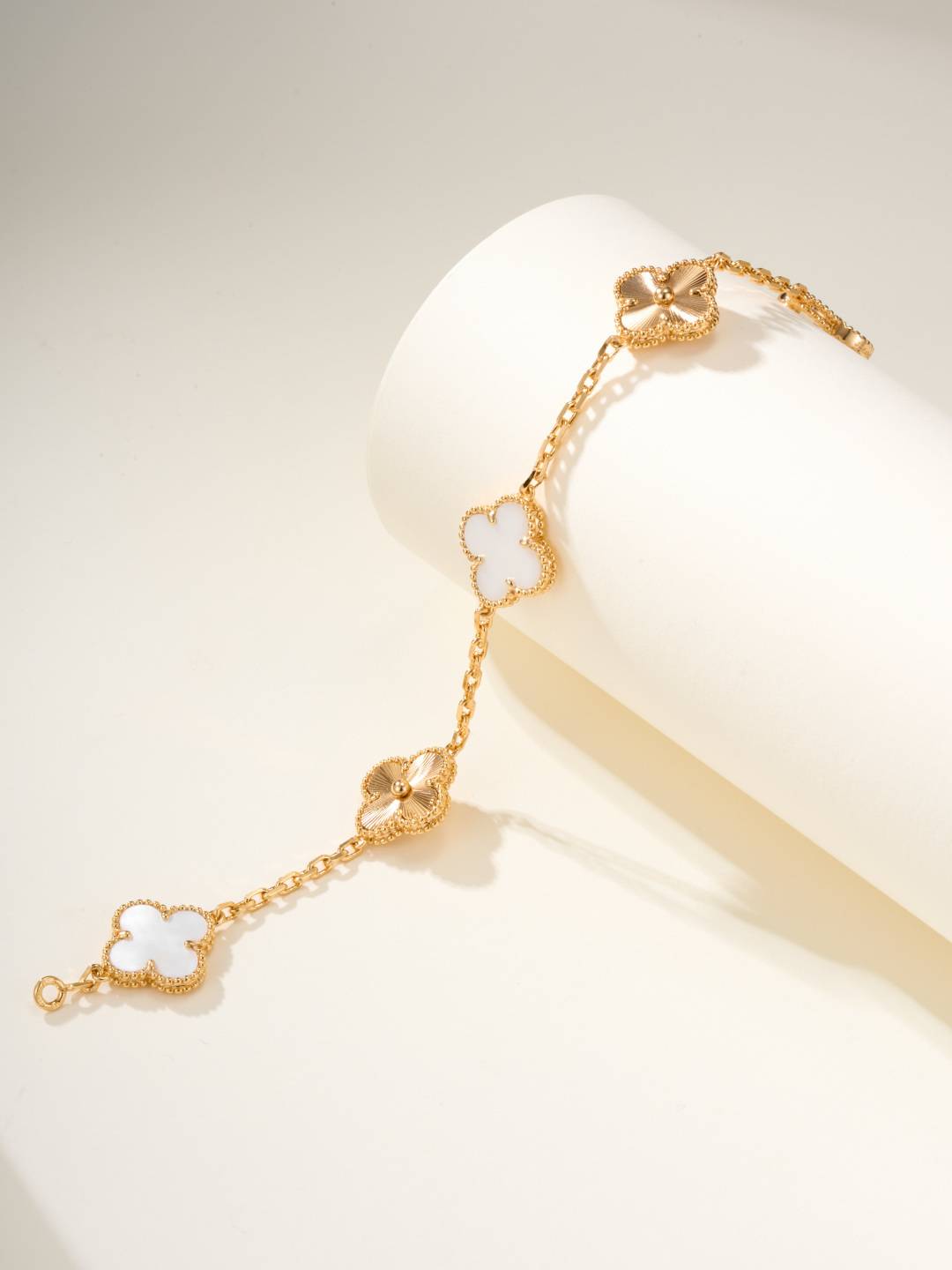 Van Cleef Arpels ヴァン クリーフアーペル レディース ブレスレット フリヴォル モチーフネックレス 上品なアクセサリー ゴールド - 画像 8