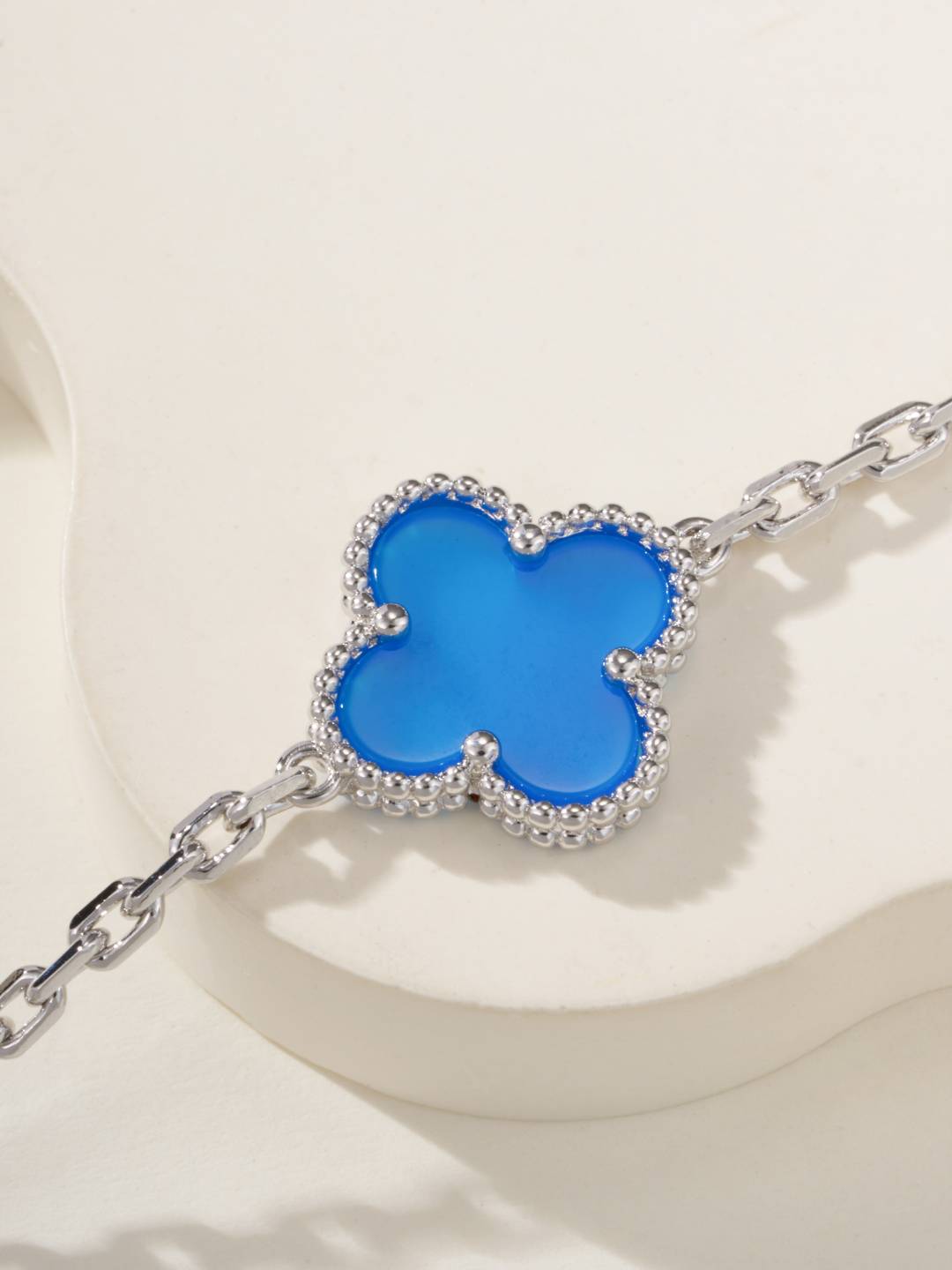 Van Cleef Arpels ヴァン クリーフアーペル レディース ブレスレット 四つ葉モチーフ ブランドブレスレット エレガント シルバー - 画像 3