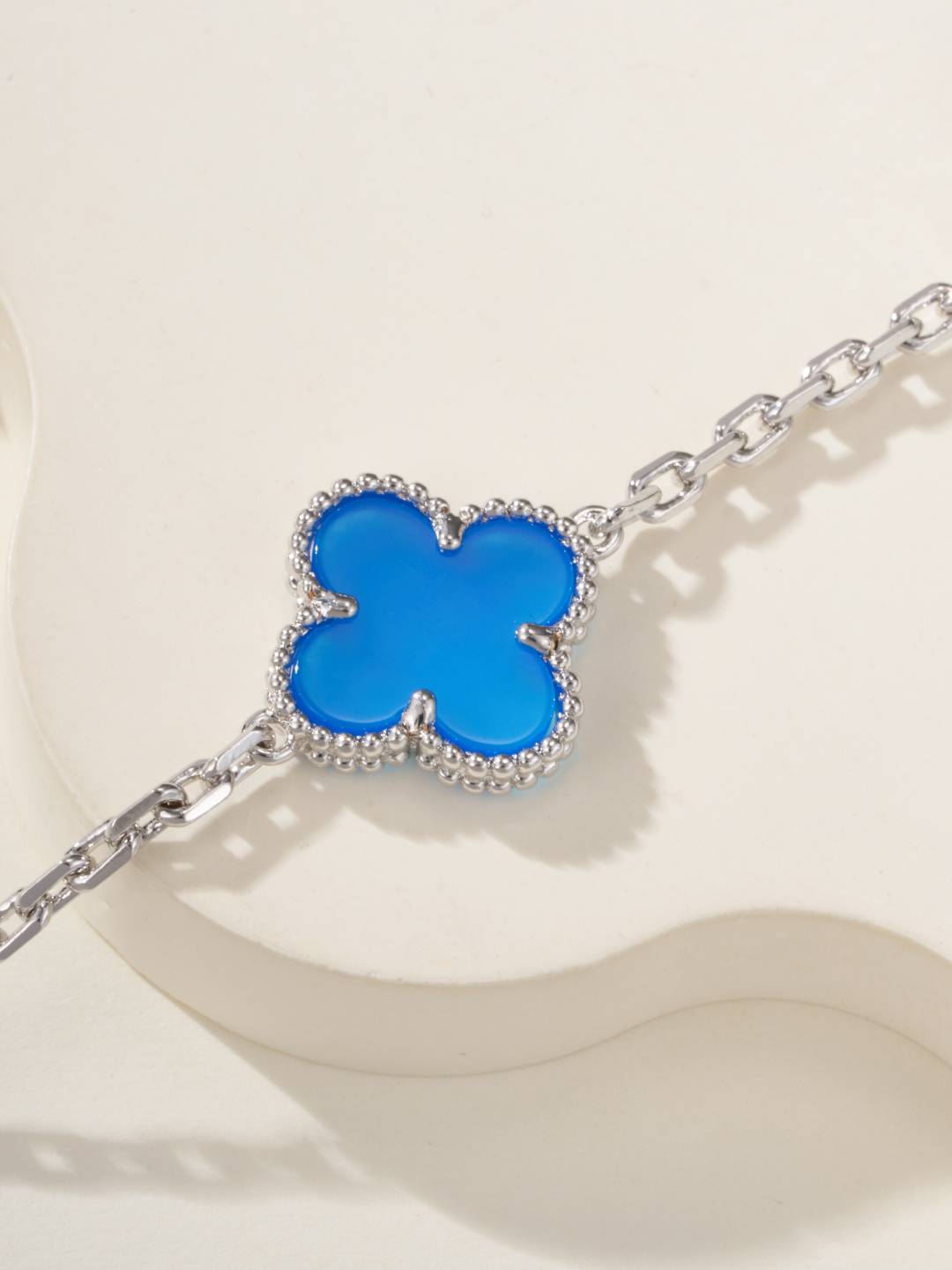Van Cleef Arpels ヴァン クリーフアーペル レディース ブレスレット 四つ葉モチーフ ブランドブレスレット エレガント シルバー - 画像 5