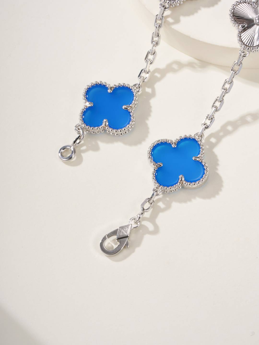 Van Cleef Arpels ヴァン クリーフアーペル レディース ブレスレット 四つ葉モチーフ ブランドブレスレット エレガント シルバー - 画像 6