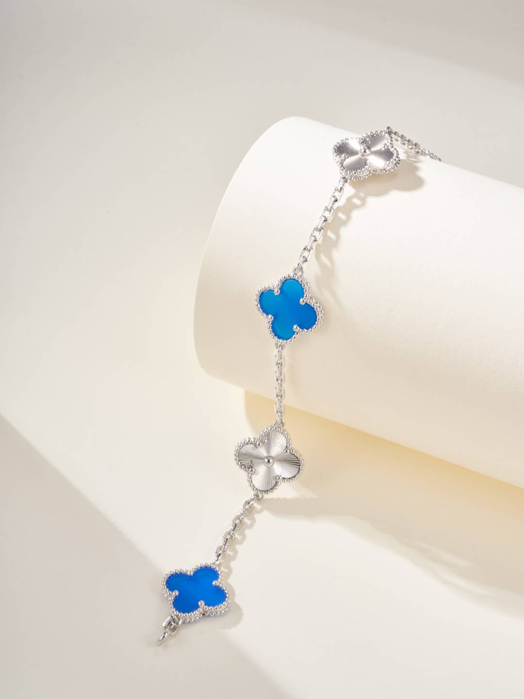 Van Cleef Arpels ヴァン クリーフアーペル レディース ブレスレット 四つ葉モチーフ ブランドブレスレット エレガント シルバー - 画像 7
