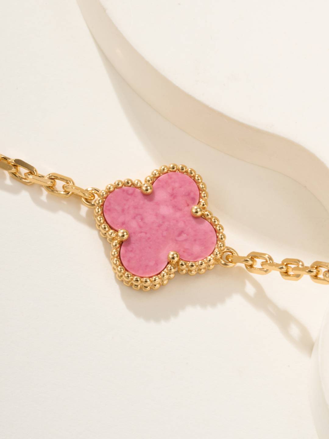 Van Cleef Arpels ヴァン クリーフアーペル レディース ブレスレット 四つ葉モチーフ ブランドジュエリー エレガント ゴールド - 画像 5