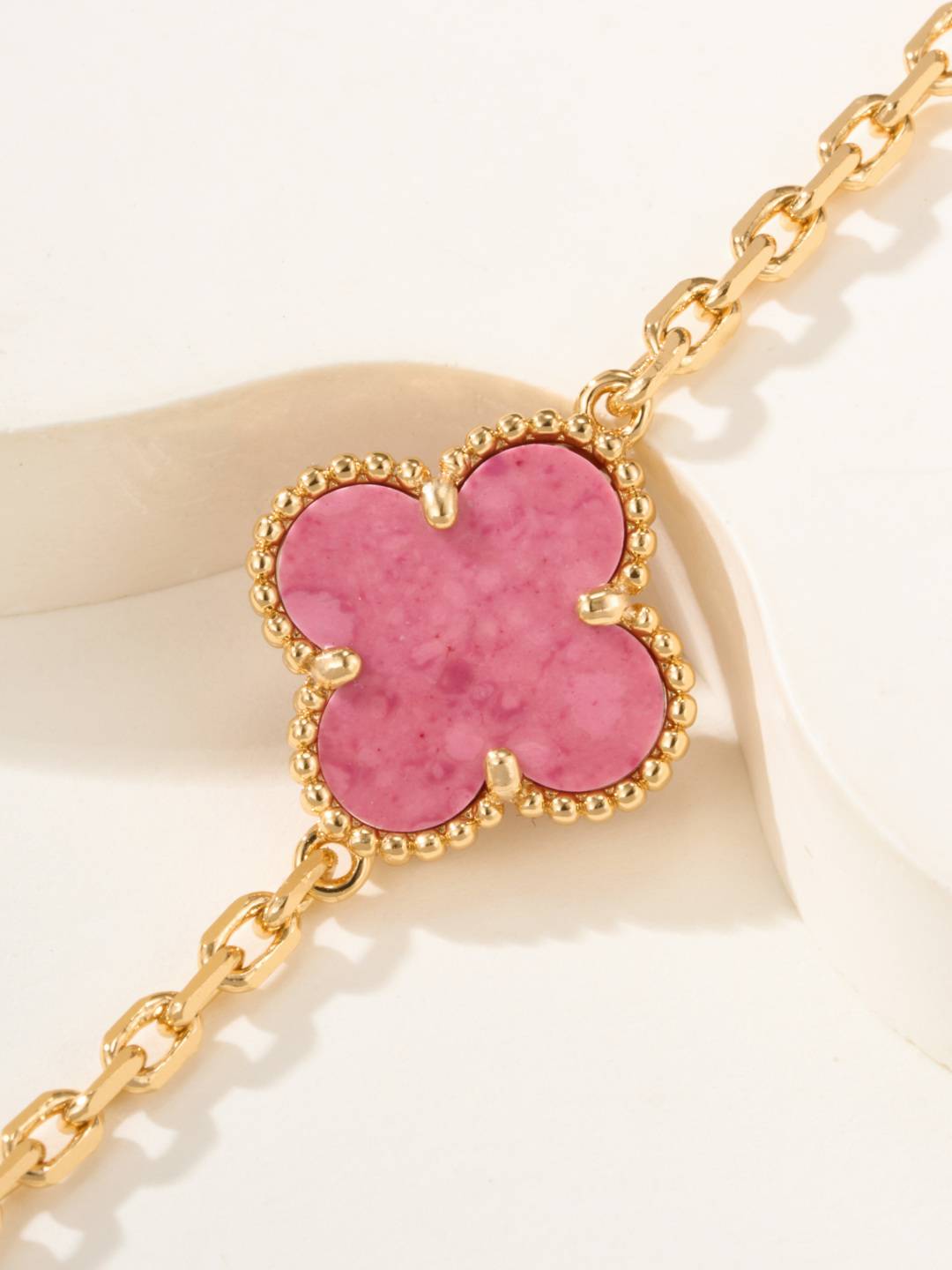 Van Cleef Arpels ヴァン クリーフアーペル レディース ブレスレット 四つ葉モチーフ ブランドジュエリー エレガント ゴールド - 画像 6