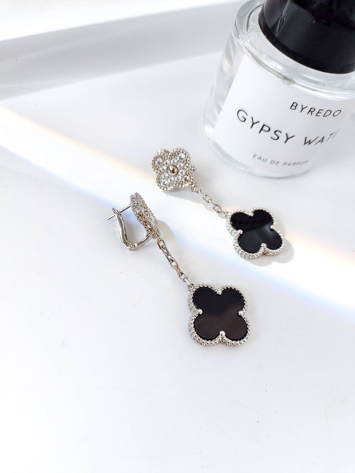 Van Cleef Arpels ヴァン クリーフアーペル レディース ピアス 四つ葉モチーフ ブランドピアス プチギフト シルバー - 画像 4