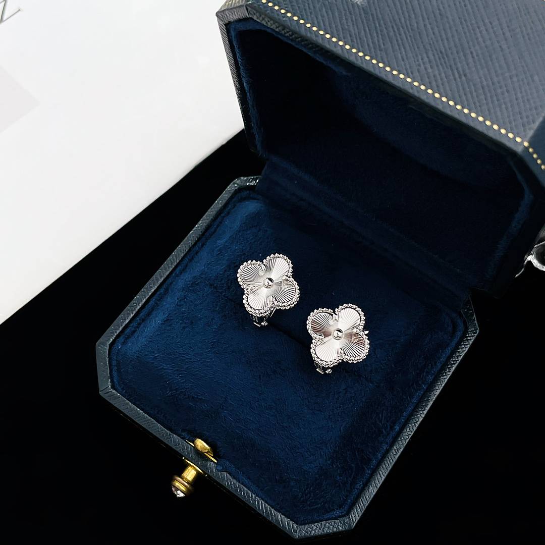 Van Cleef Arpels ヴァン クリーフアーペル レディース ピアス アルハンブラ フリヴォル モチーフネックレス エレガント ギフト シルバー - 画像 5