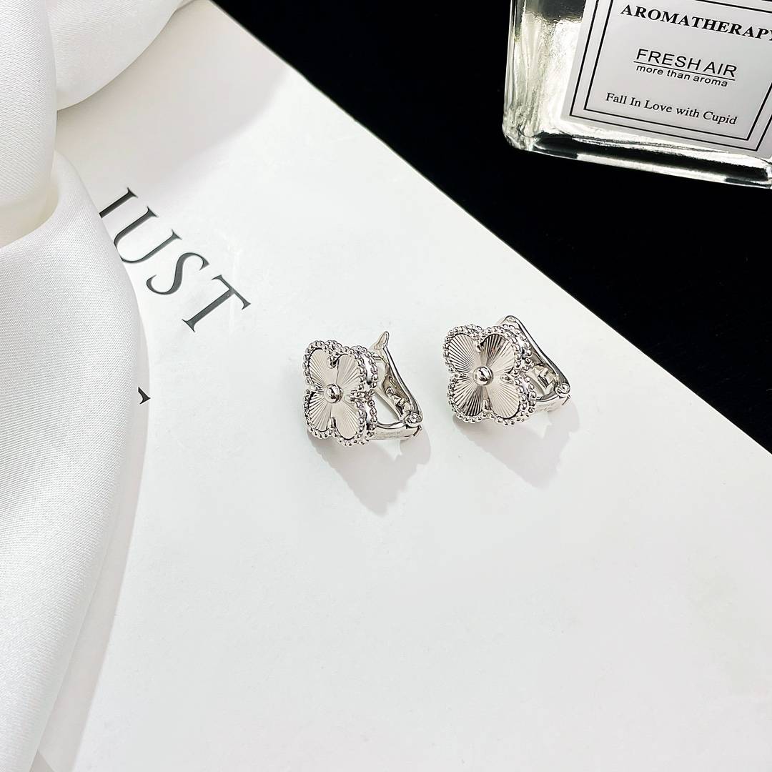 Van Cleef Arpels ヴァン クリーフアーペル レディース ピアス アルハンブラ フリヴォル モチーフネックレス エレガント ギフト シルバー - 画像 6