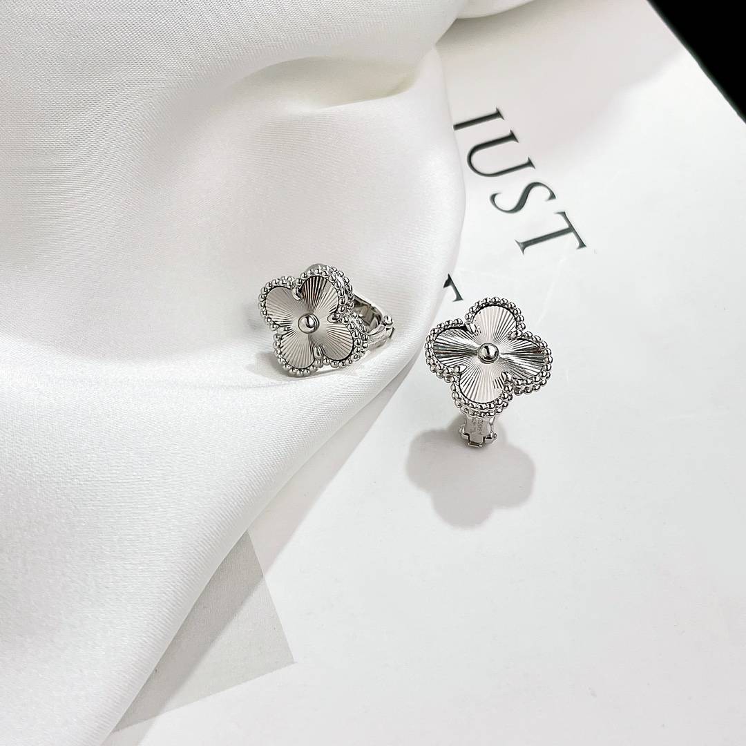 Van Cleef Arpels ヴァン クリーフアーペル レディース ピアス アルハンブラ フリヴォル モチーフネックレス エレガント ギフト シルバー - 画像 7