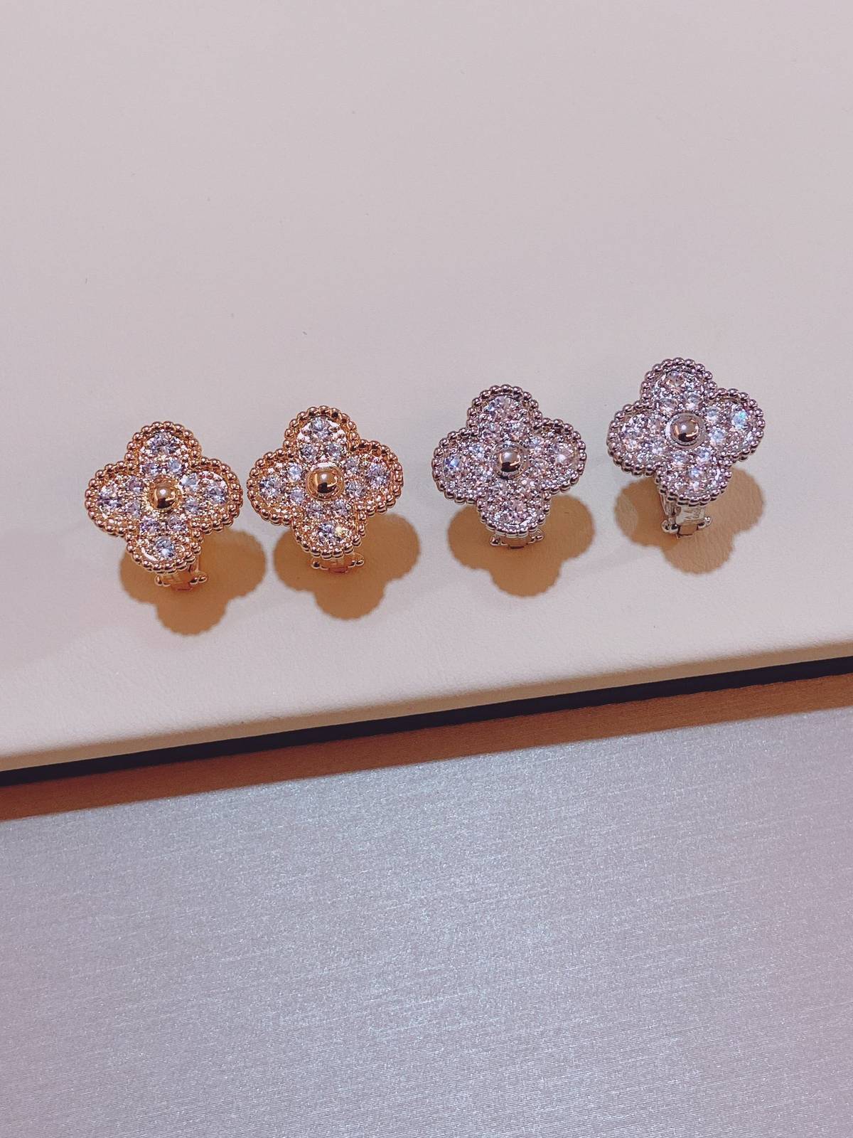 Van Cleef Arpels ヴァン クリーフアーペル レディース ピアス フリヴォル モチーフネックレス エレガント ギフト ゴールド
