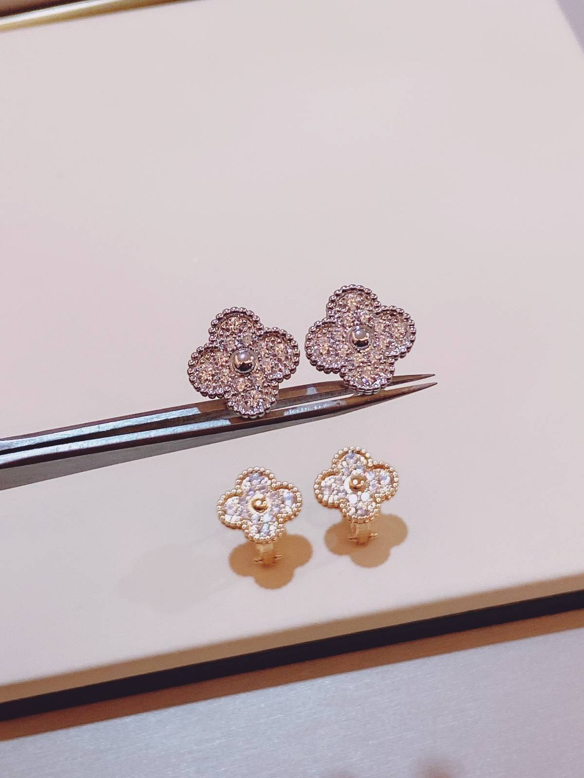 Van Cleef Arpels ヴァン クリーフアーペル レディース ピアス フリヴォル モチーフネックレス エレガント ギフト ゴールド - 画像 4