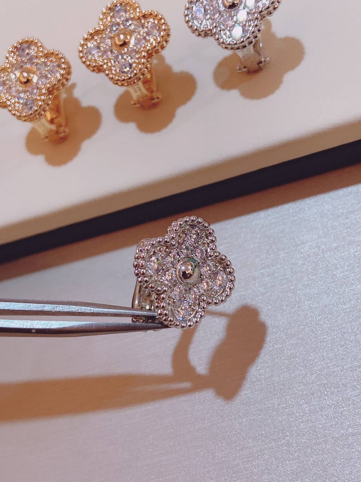 Van Cleef Arpels ヴァン クリーフアーペル レディース ピアス フリヴォル モチーフネックレス エレガント ギフト ゴールド - 画像 5