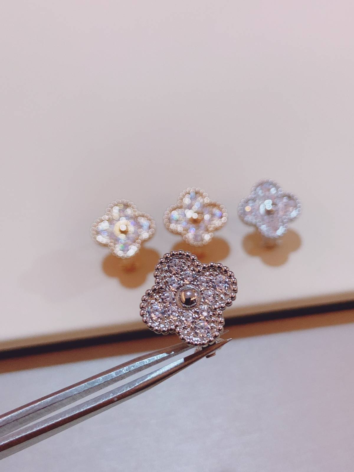 Van Cleef Arpels ヴァン クリーフアーペル レディース ピアス フリヴォル モチーフネックレス エレガント ギフト ゴールド - 画像 6