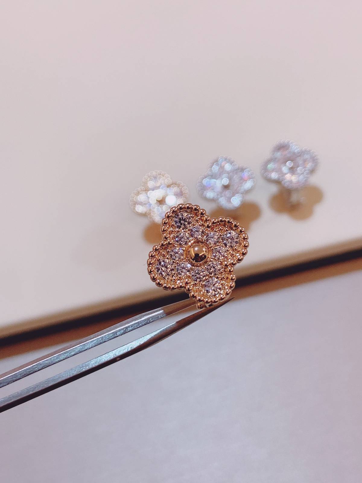 Van Cleef Arpels ヴァン クリーフアーペル レディース ピアス フリヴォル モチーフネックレス エレガント ギフト ゴールド - 画像 7