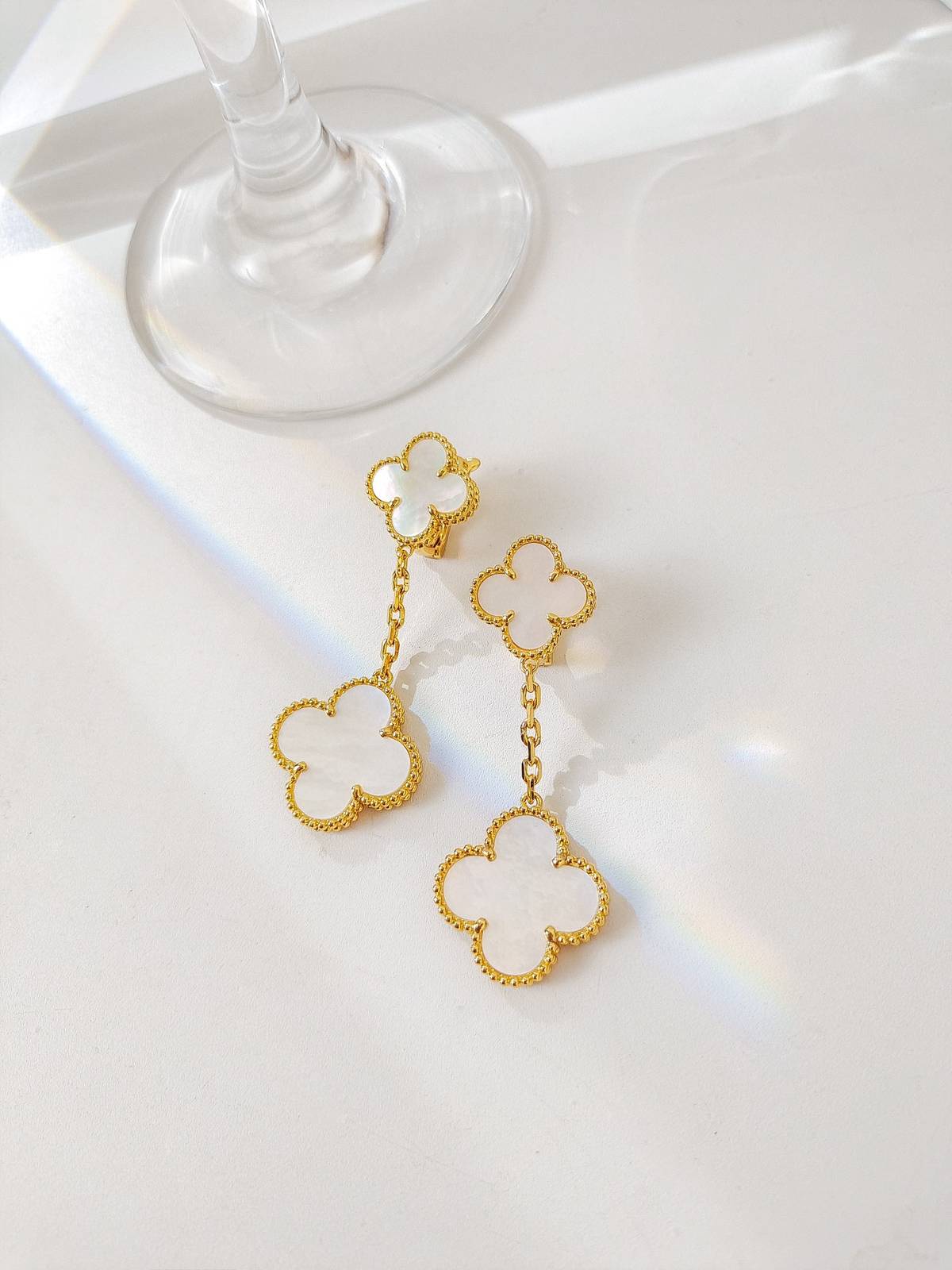 Van Cleef Arpels ヴァン クリーフアーペル レディース ピアス アルハンブラ クローバーモチーフ ドロップ イヤリング ゴールド ホワイト 上品 - 画像 4