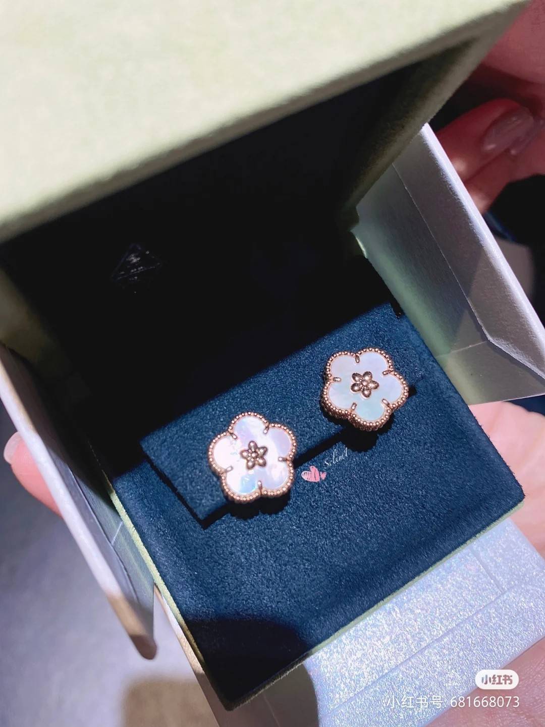 Van Cleef Arpels ヴァン クリーフアーペル レディース ピアス フリヴォル マザーオブパール イエローゴールド ブランドピアス 上品なアクセサリ - 画像 6