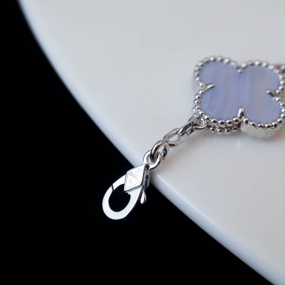 Van Cleef Arpels ヴァン クリーフアーペル レディース ブレスレット 四つ葉モチーフ ブランドジュエリー ギフト ホワイトゴールド - 画像 3