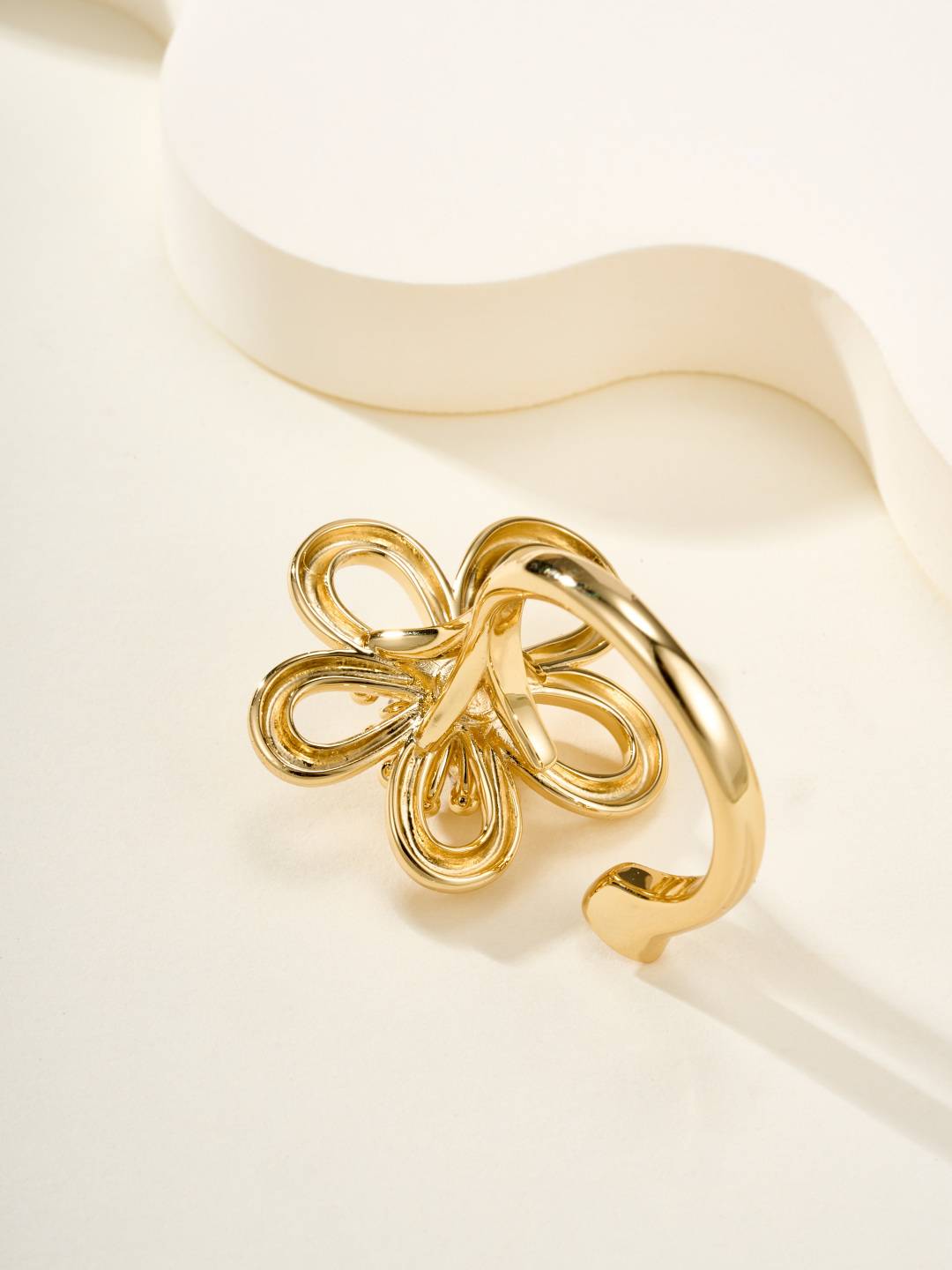 Van Cleef Arpels ヴァン クリーフアーペル レディース リング フリヴォル モチーフネックレス 上品なアクセサリー ゴールド - 画像 3