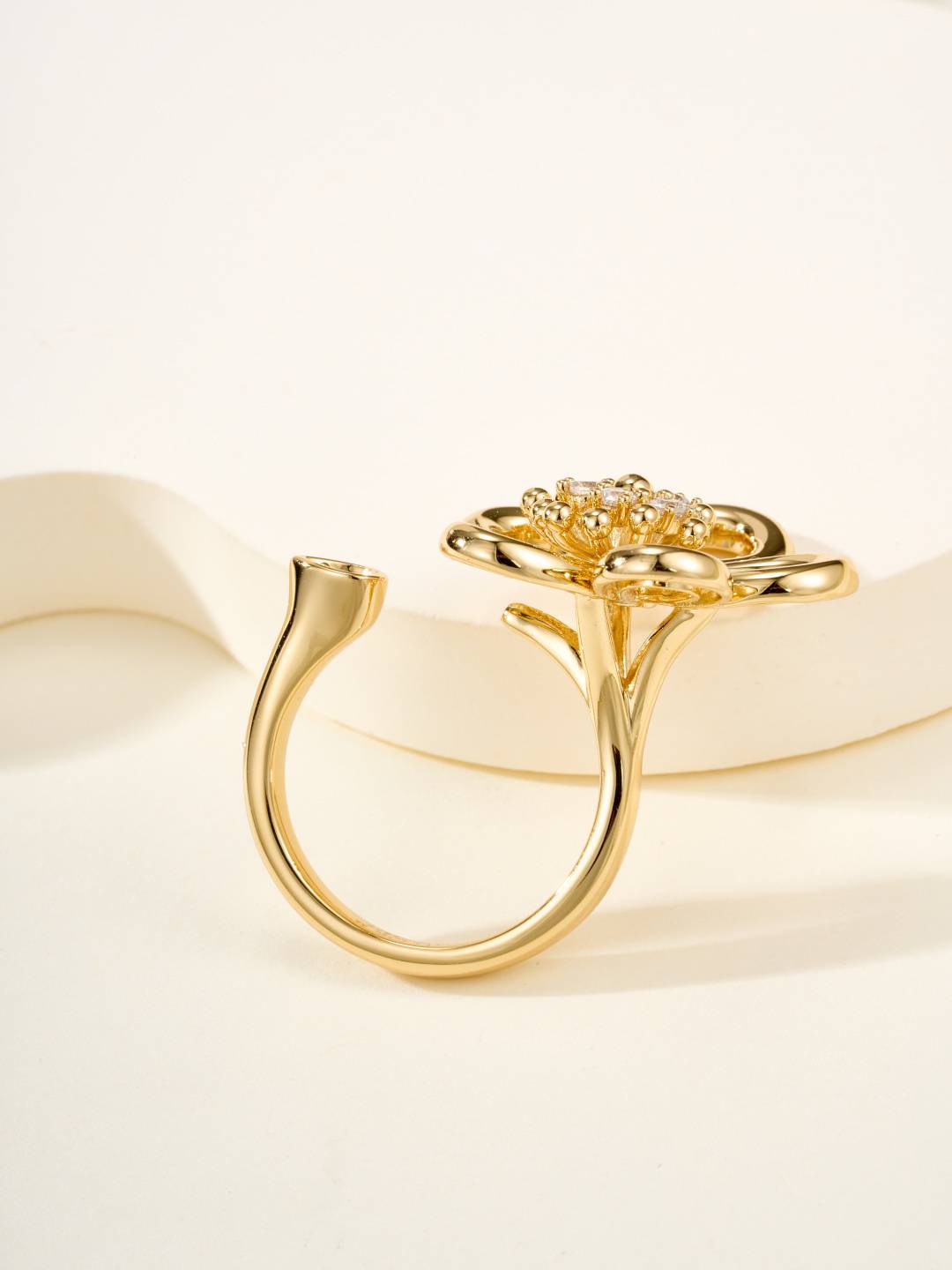 Van Cleef Arpels ヴァン クリーフアーペル レディース リング フリヴォル モチーフネックレス 上品なアクセサリー ゴールド - 画像 4