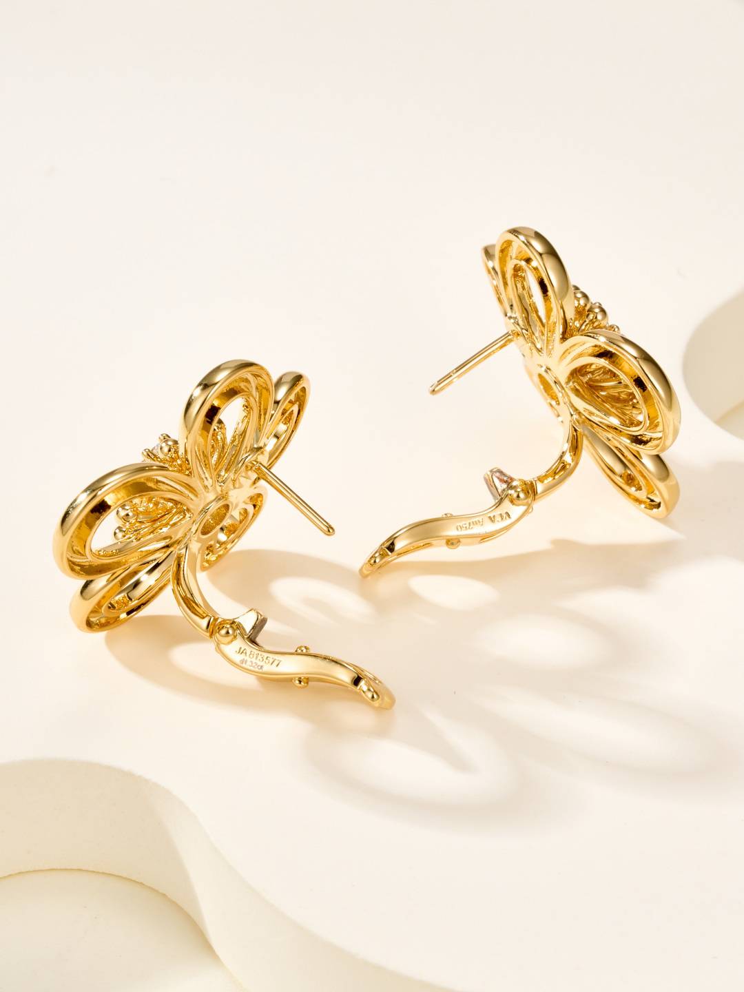 Van Cleef Arpels ヴァン クリーフアーペル レディース ピアス フリヴォル モチーフネックレス 上品なアクセサリー ゴールド - 画像 5