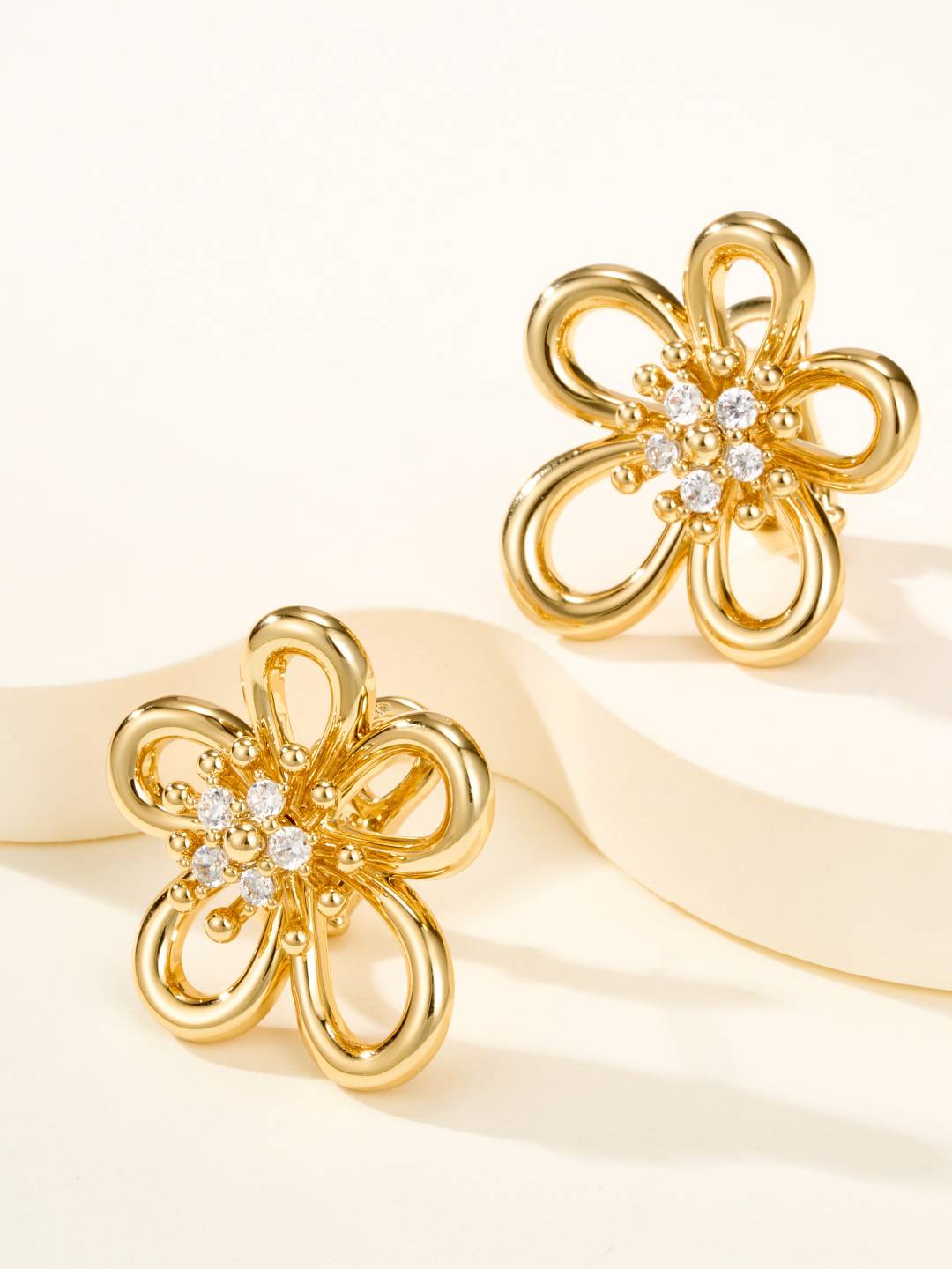 Van Cleef Arpels ヴァン クリーフアーペル レディース ピアス フリヴォル モチーフネックレス 上品なアクセサリー ゴールド - 画像 7