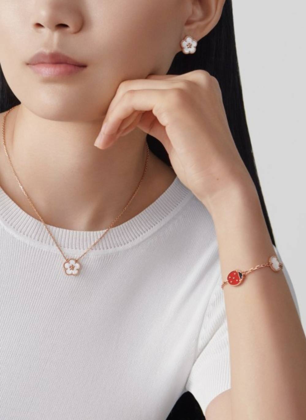 Van Cleef Arpels ヴァン クリーフアーペル レディース ネックレス フリヴォル モチーフネックレス 上品なアクセサリー ゴールド - 画像 8