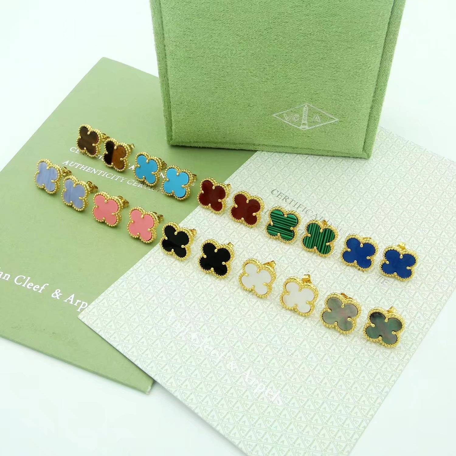 Van Cleef Arpels ヴァン クリーフアーペル レディース ピアス 四つ葉モチーフ ブランドピアス ギフト ホワイトゴールド