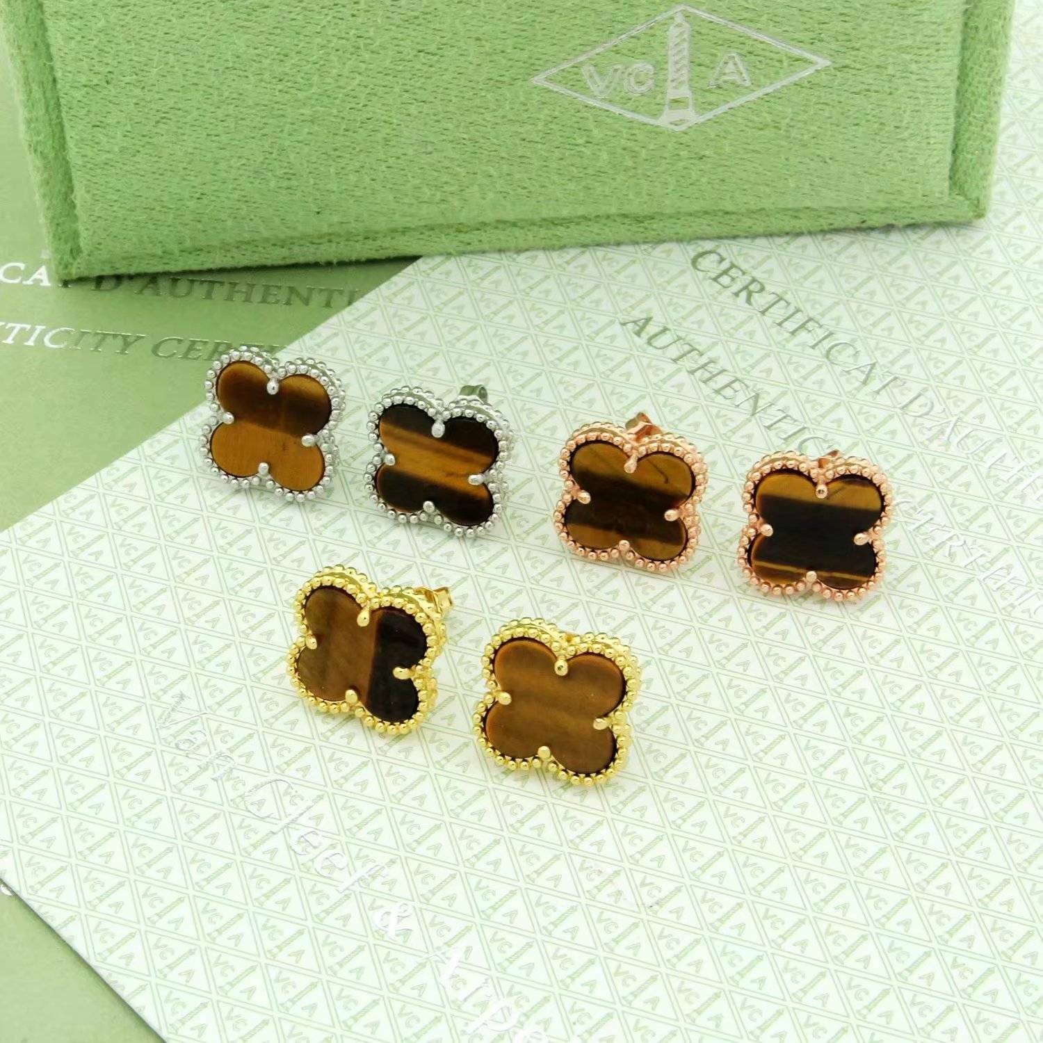 Van Cleef Arpels ヴァン クリーフアーペル レディース ピアス 四つ葉モチーフ ブランドピアス ギフト ホワイトゴールド - 画像 2