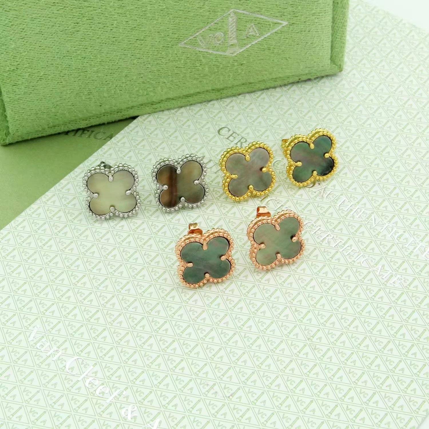 Van Cleef Arpels ヴァン クリーフアーペル レディース ピアス 四つ葉モチーフ ブランドピアス ギフト ホワイトゴールド - 画像 3