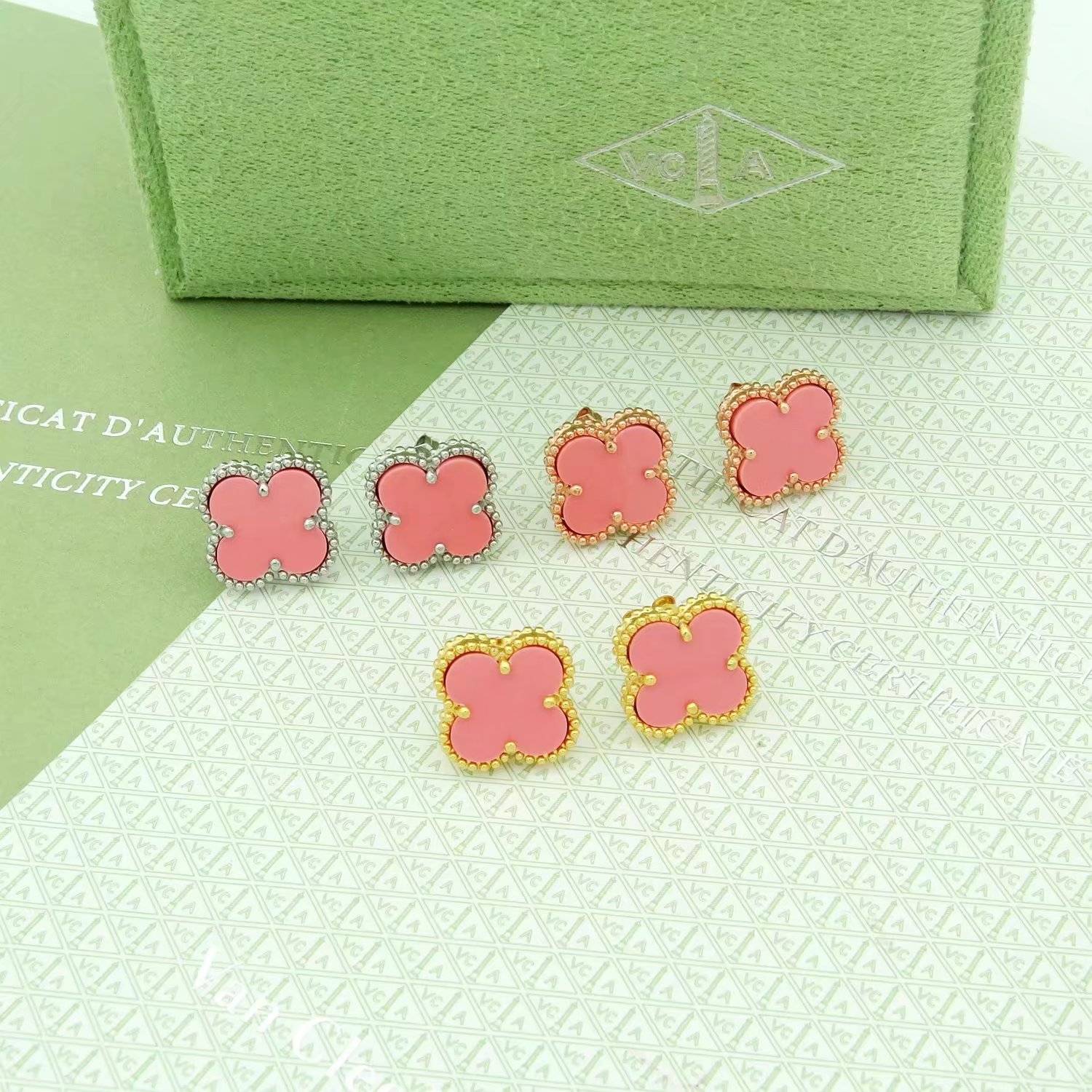 Van Cleef Arpels ヴァン クリーフアーペル レディース ピアス 四つ葉モチーフ ブランドピアス ギフト ホワイトゴールド - 画像 7
