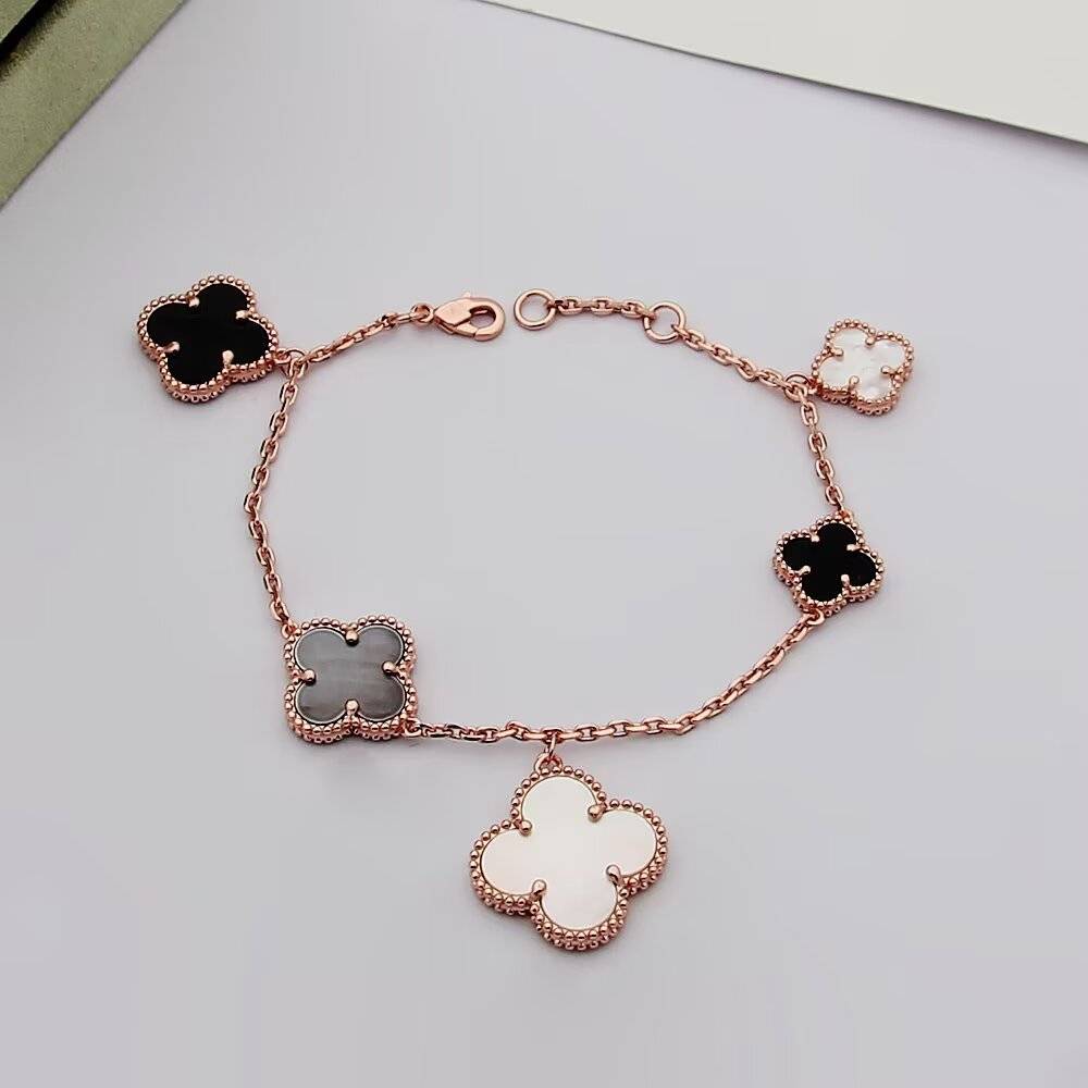 Van Cleef Arpels ヴァン クリーフアーペル レディース ブレスレット 四つ葉モチーフ ブランドジュエリー 普段使いジュエリー ゴールド - 画像 2