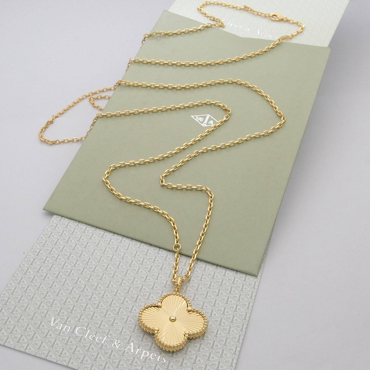 Van Cleef Arpels ヴァン クリーフアーペル レディース ネックレス フリヴォル モチーフネックレス 上品なアクセサリー ゴールド - 画像 5