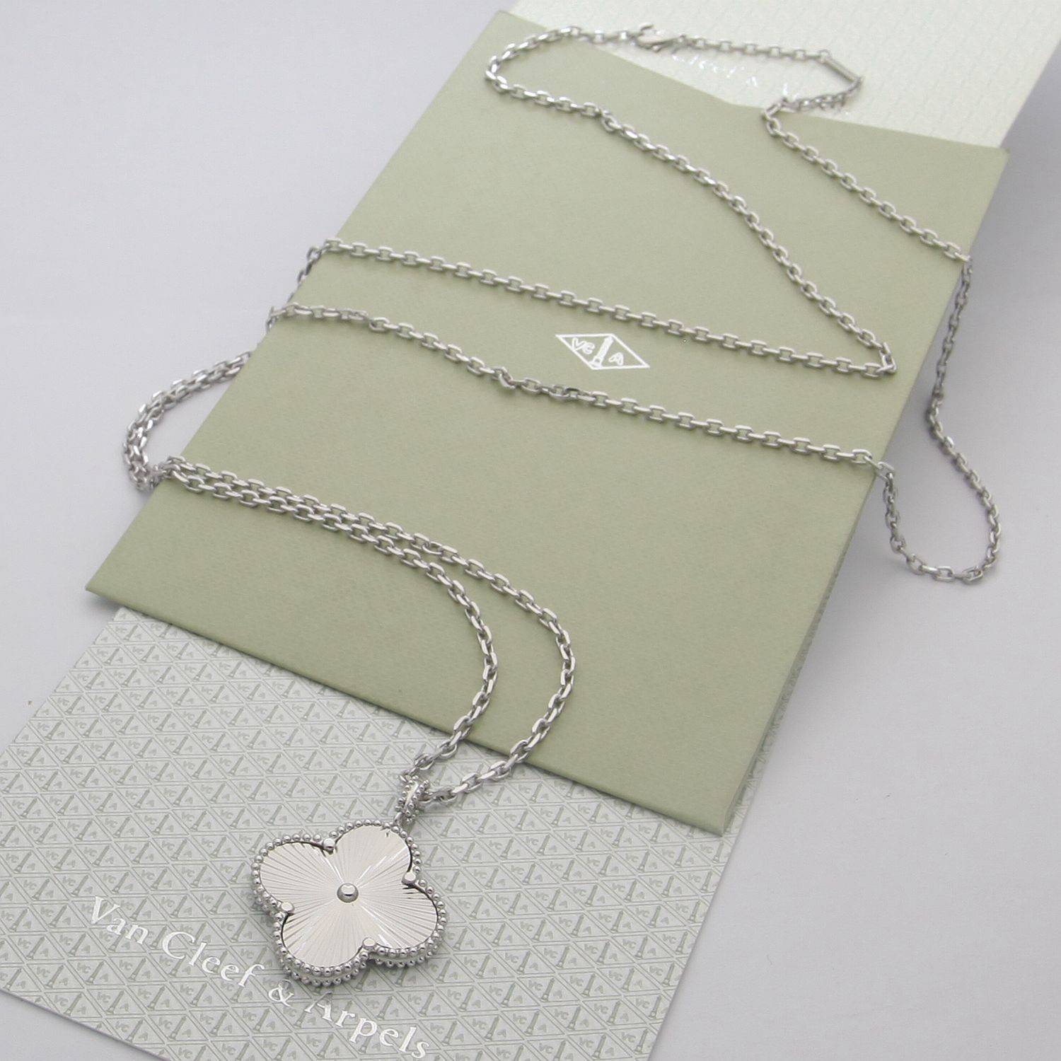 Van Cleef Arpels ヴァン クリーフアーペル レディース ネックレス フリヴォル モチーフネックレス 上品なアクセサリー ゴールド - 画像 6