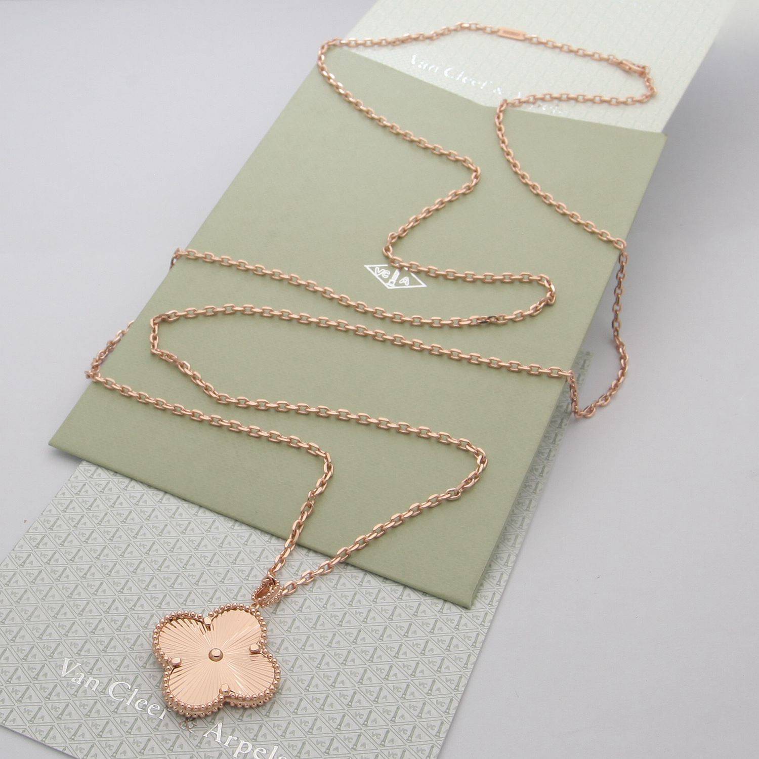 Van Cleef Arpels ヴァン クリーフアーペル レディース ネックレス フリヴォル モチーフネックレス 上品なアクセサリー ゴールド - 画像 7