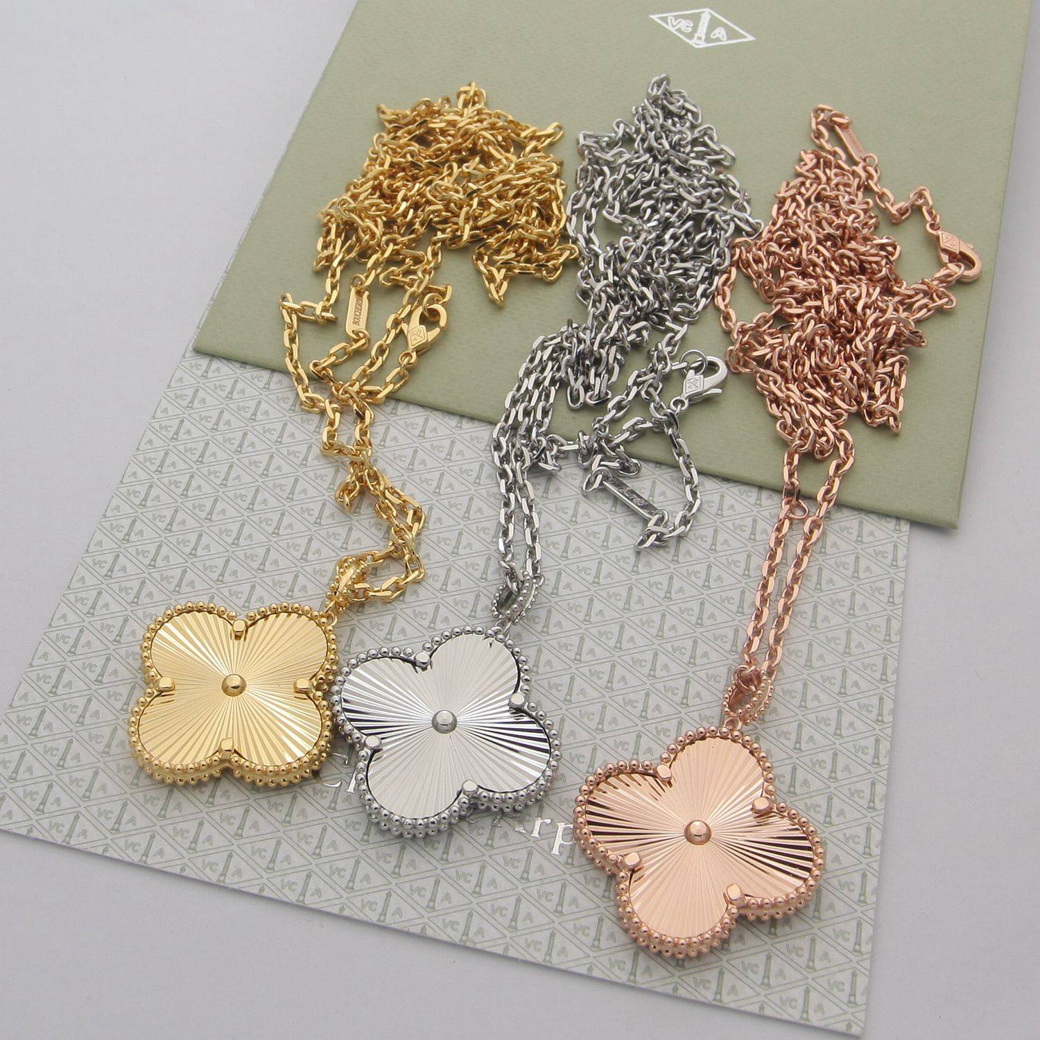 Van Cleef Arpels ヴァン クリーフアーペル レディース ネックレス フリヴォル モチーフネックレス 上品なアクセサリー ゴールド - 画像 8