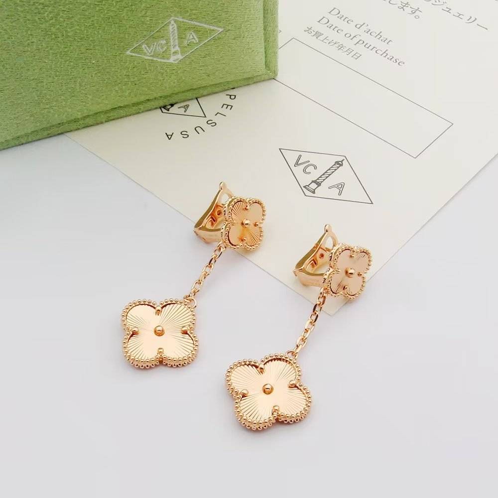 Van Cleef Arpels ヴァン クリーフアーペル レディース ピアス 四つ葉モチーフ ブランドピアス 上品なアクセサリー ゴールド - 画像 2