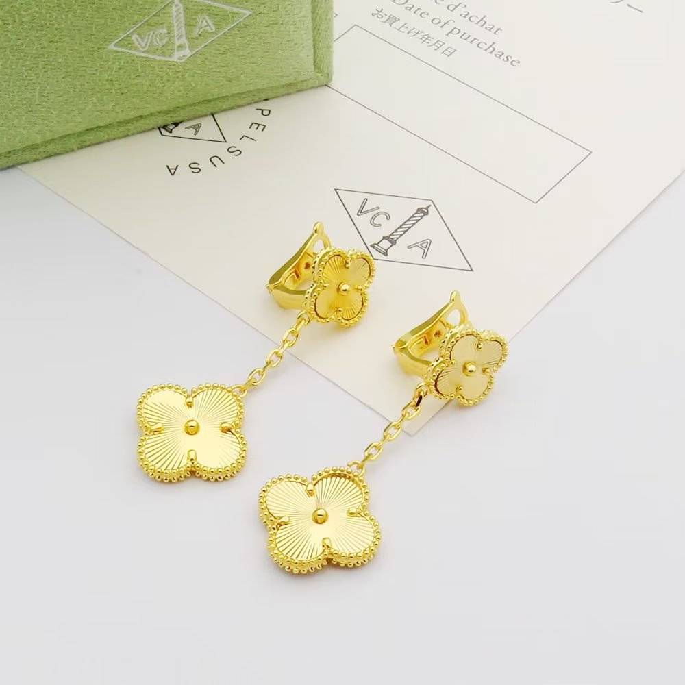 Van Cleef Arpels ヴァン クリーフアーペル レディース ピアス 四つ葉モチーフ ブランドピアス 上品なアクセサリー ゴールド - 画像 4