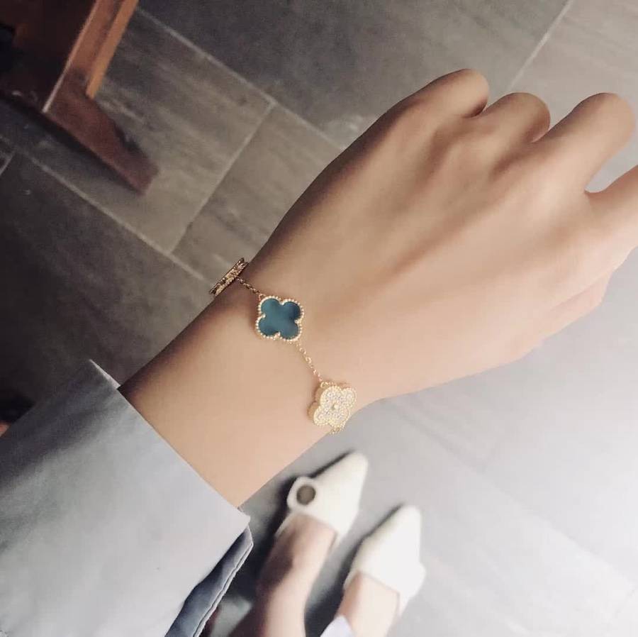 Van Cleef Arpels ヴァン クリーフアーペル レディース ブレスレット アルハンブラ 18Kゴールド モチーフブレスレット 上品なアクセサリー - 画像 6