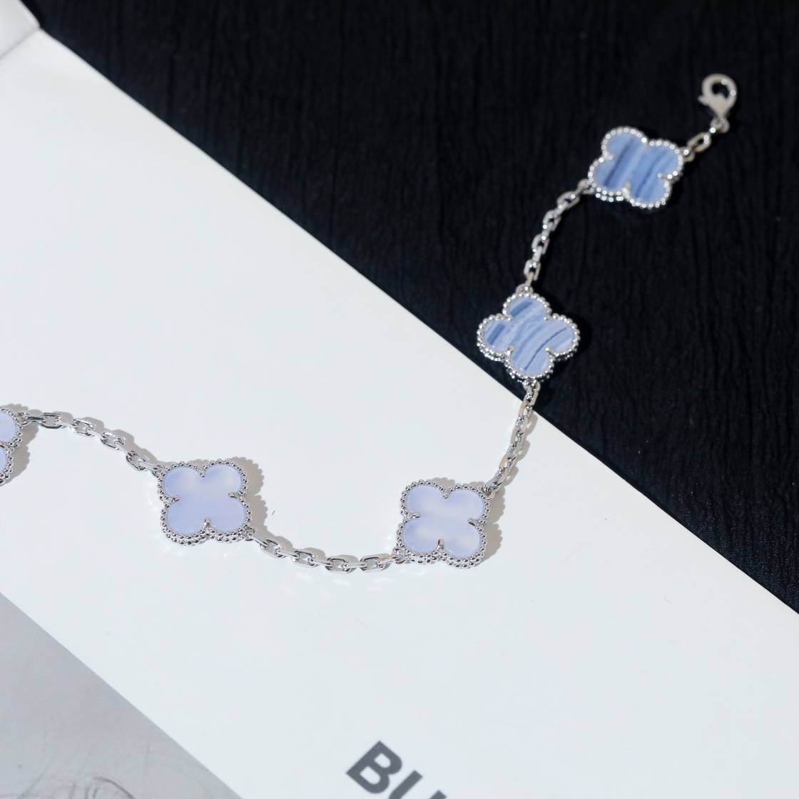 Van Cleef Arpels ヴァン クリーフアーペル レディース ブレスレット 四つ葉モチーフ ブランドブレスレット エレガント シルバー - 画像 8
