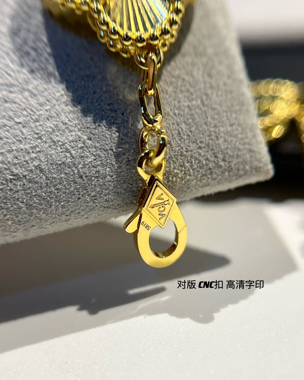 Van Cleef Arpels ヴァン クリーフアーペル レディース ブレスレット アルハンブラ モチーフネックレス ゴールド - 画像 3