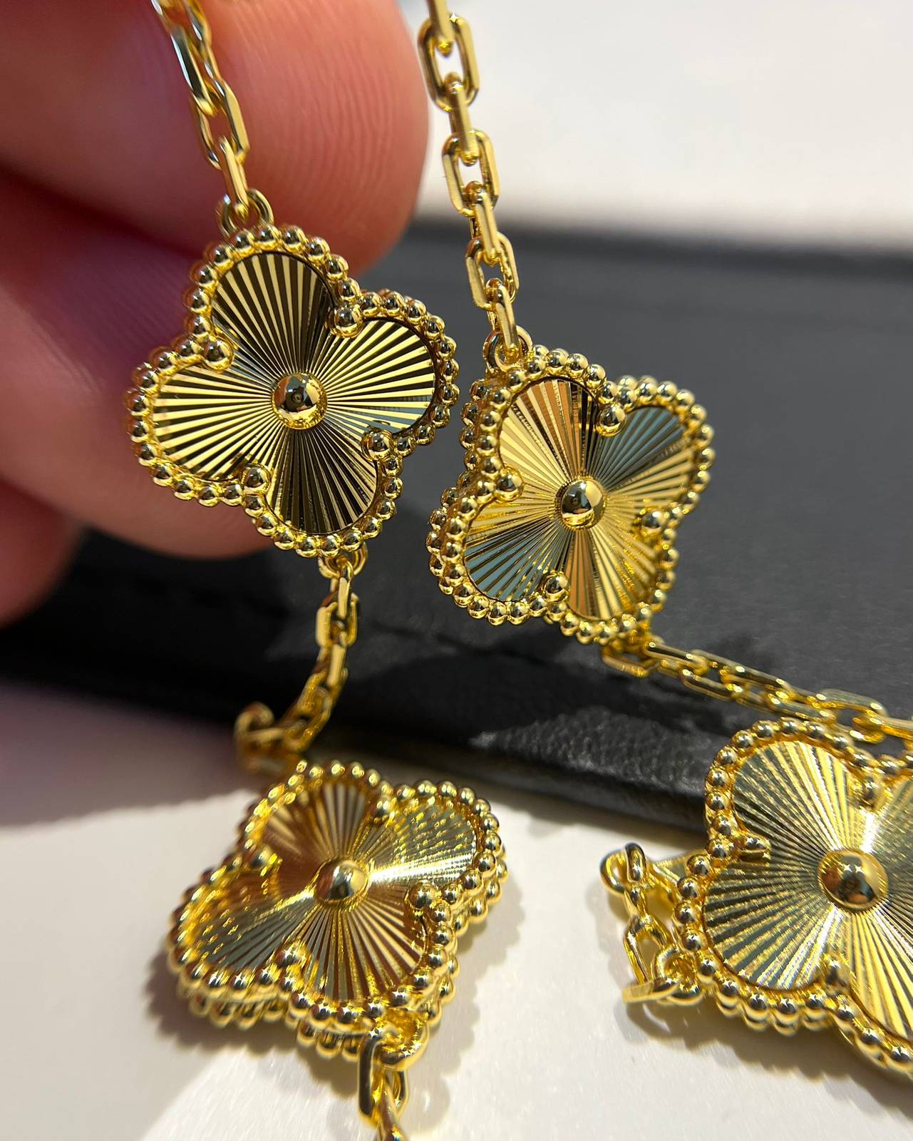 Van Cleef Arpels ヴァン クリーフアーペル レディース ブレスレット アルハンブラ モチーフネックレス ゴールド - 画像 4