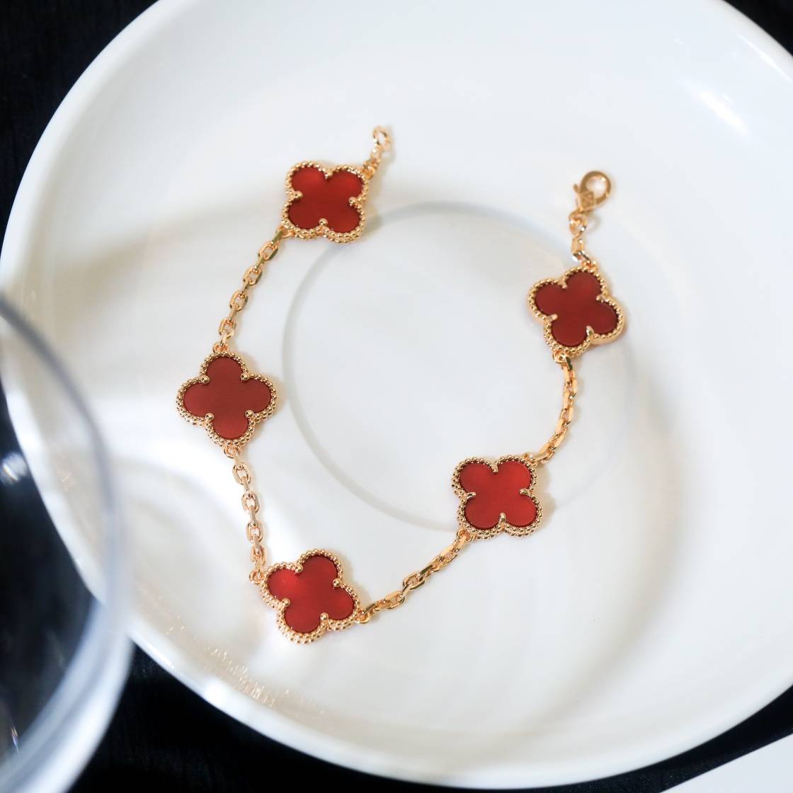 Van Cleef Arpels ヴァン クリーフアーペル レディース ブレスレット アルハンブラ 18Kゴールド モチーフブレスレット ギフト エレガント ゴ
