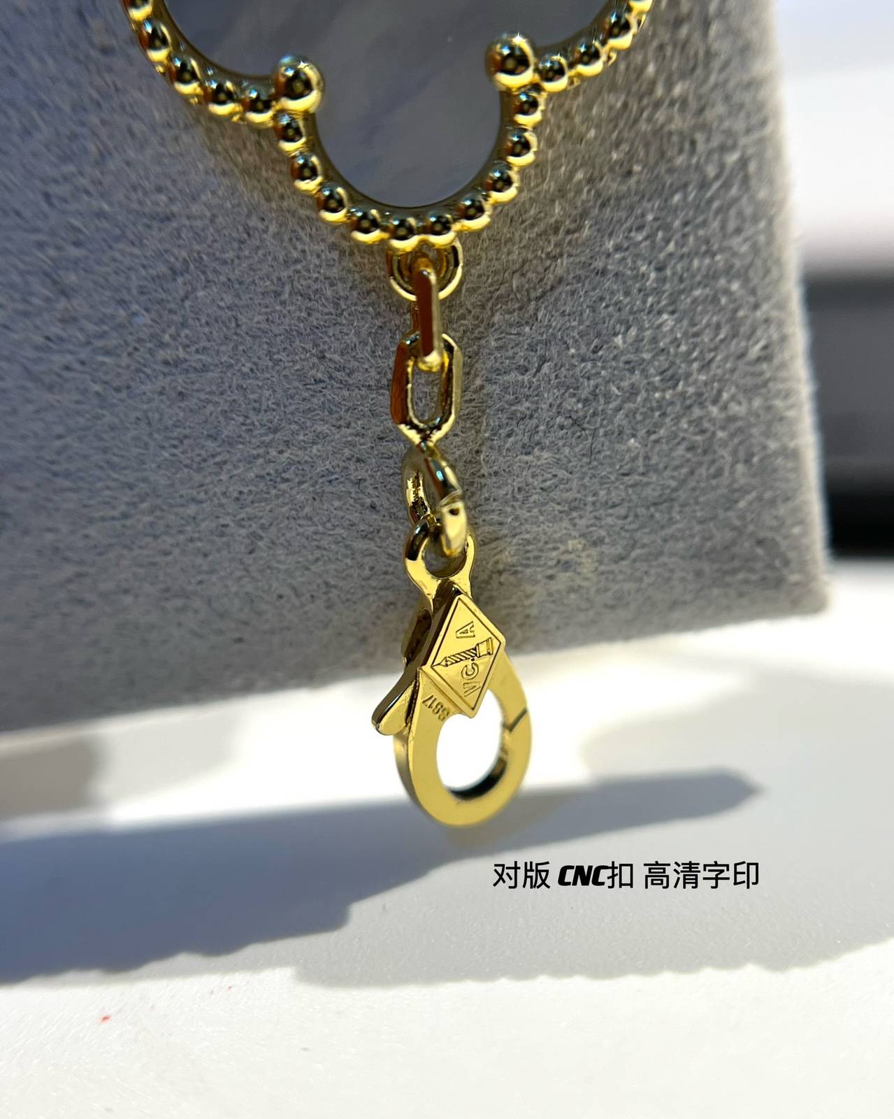 Van Cleef Arpels ヴァン クリーフアーペル レディース ブレスレット マジック アルハンブラ モチーフネックレス ゴールド - 画像 4