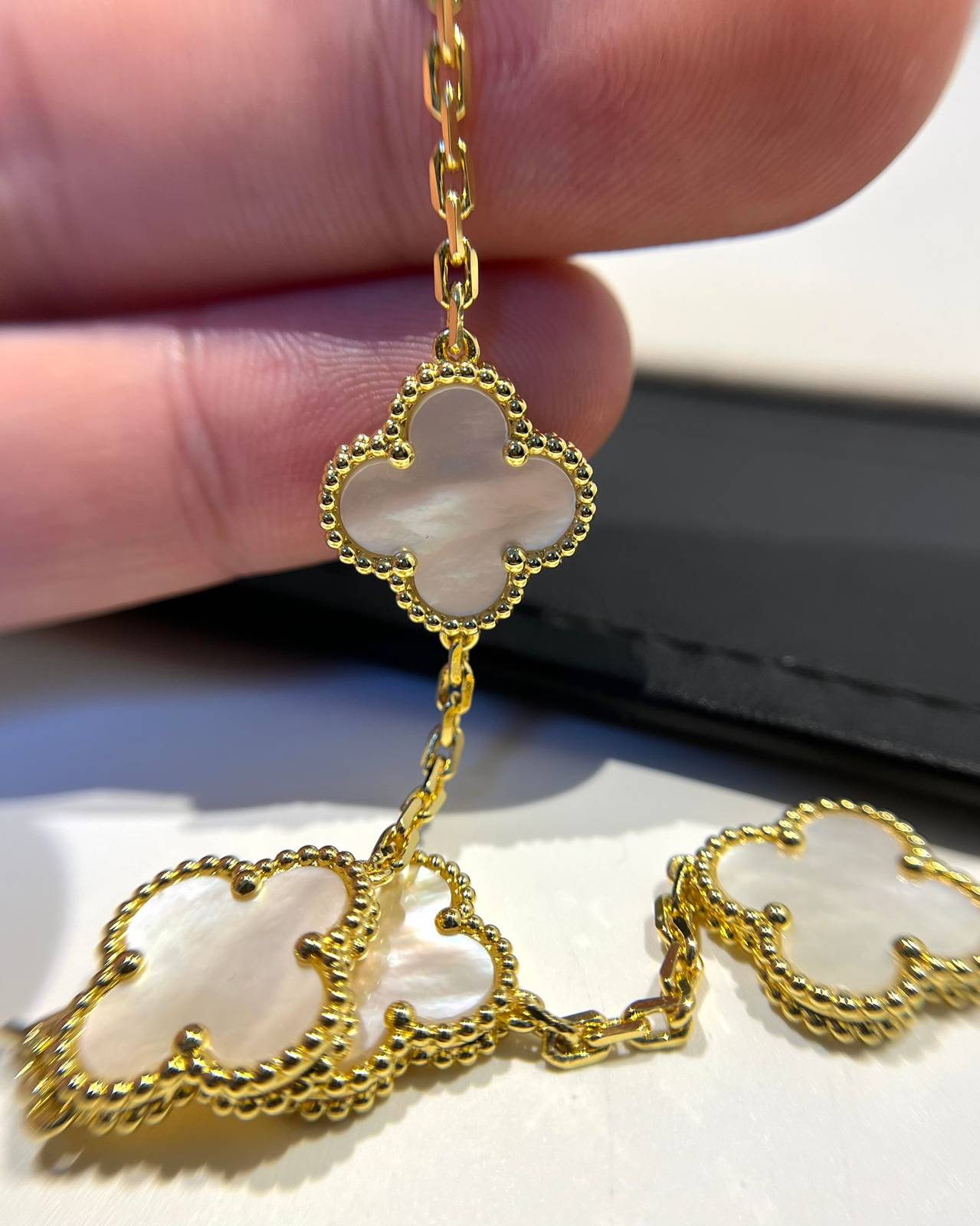 Van Cleef Arpels ヴァン クリーフアーペル レディース ブレスレット マジック アルハンブラ モチーフネックレス ゴールド - 画像 5