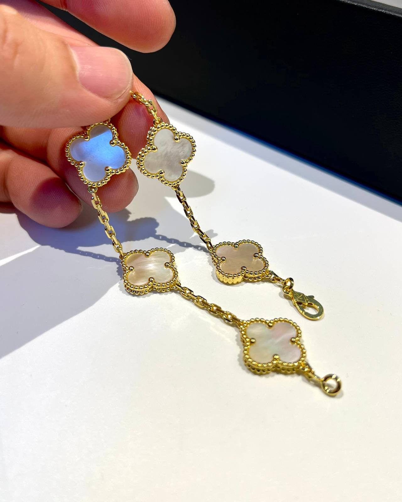 Van Cleef Arpels ヴァン クリーフアーペル レディース ブレスレット マジック アルハンブラ モチーフネックレス ゴールド - 画像 6
