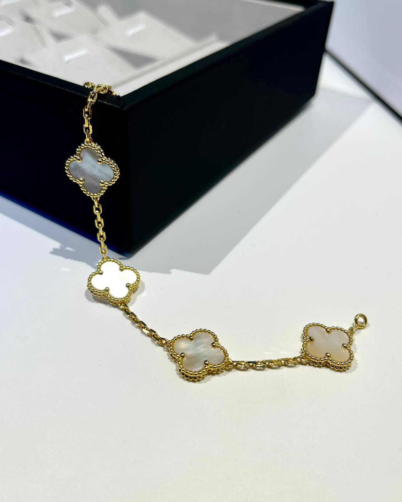 Van Cleef Arpels ヴァン クリーフアーペル レディース ブレスレット マジック アルハンブラ モチーフネックレス ゴールド - 画像 7