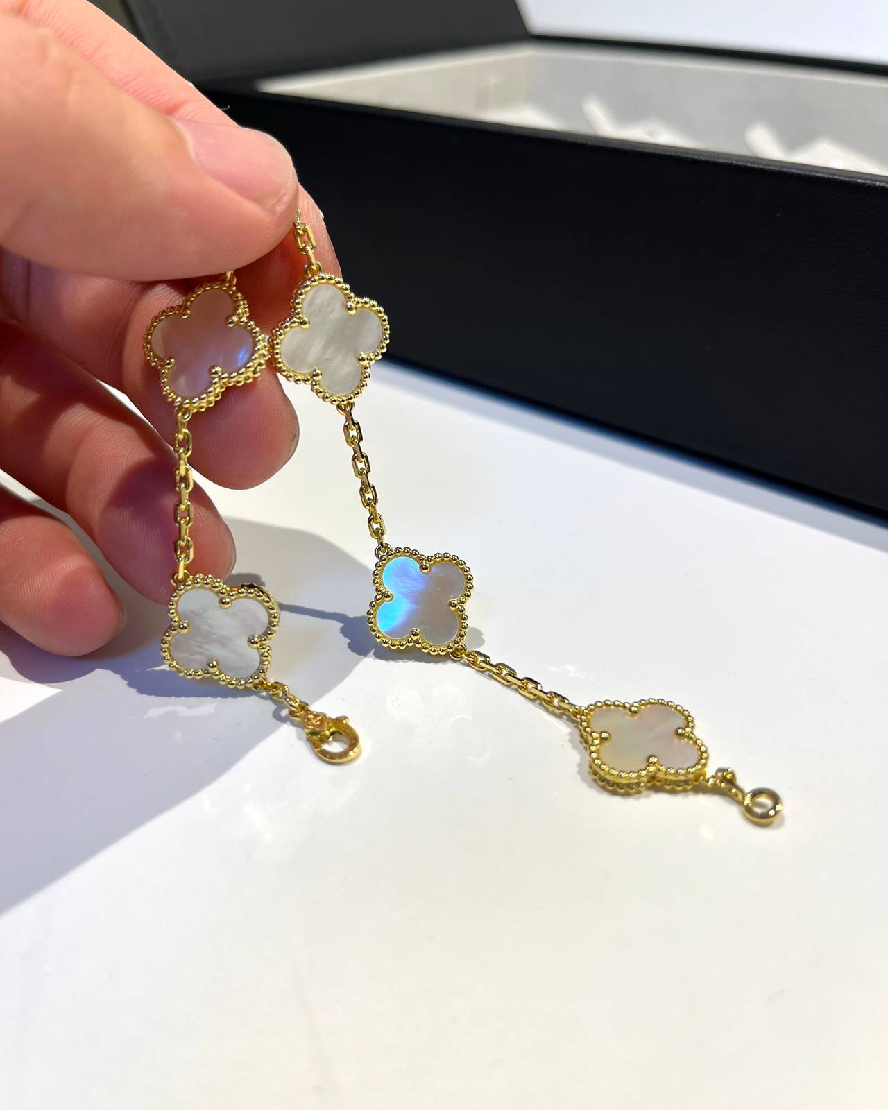 Van Cleef Arpels ヴァン クリーフアーペル レディース ブレスレット マジック アルハンブラ モチーフネックレス ゴールド - 画像 9